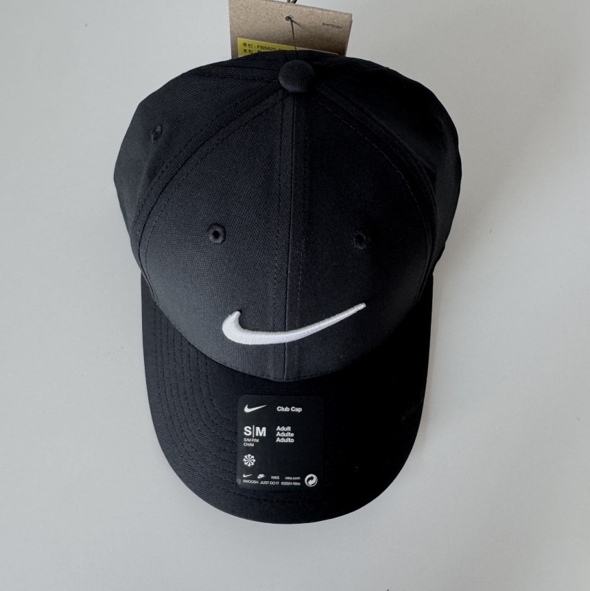 Nike Dri-Fit Club Structured Swoosh Cap Black, Nike Club Unstructured Denim Cap College Navy White 착용 스타일 - 3
