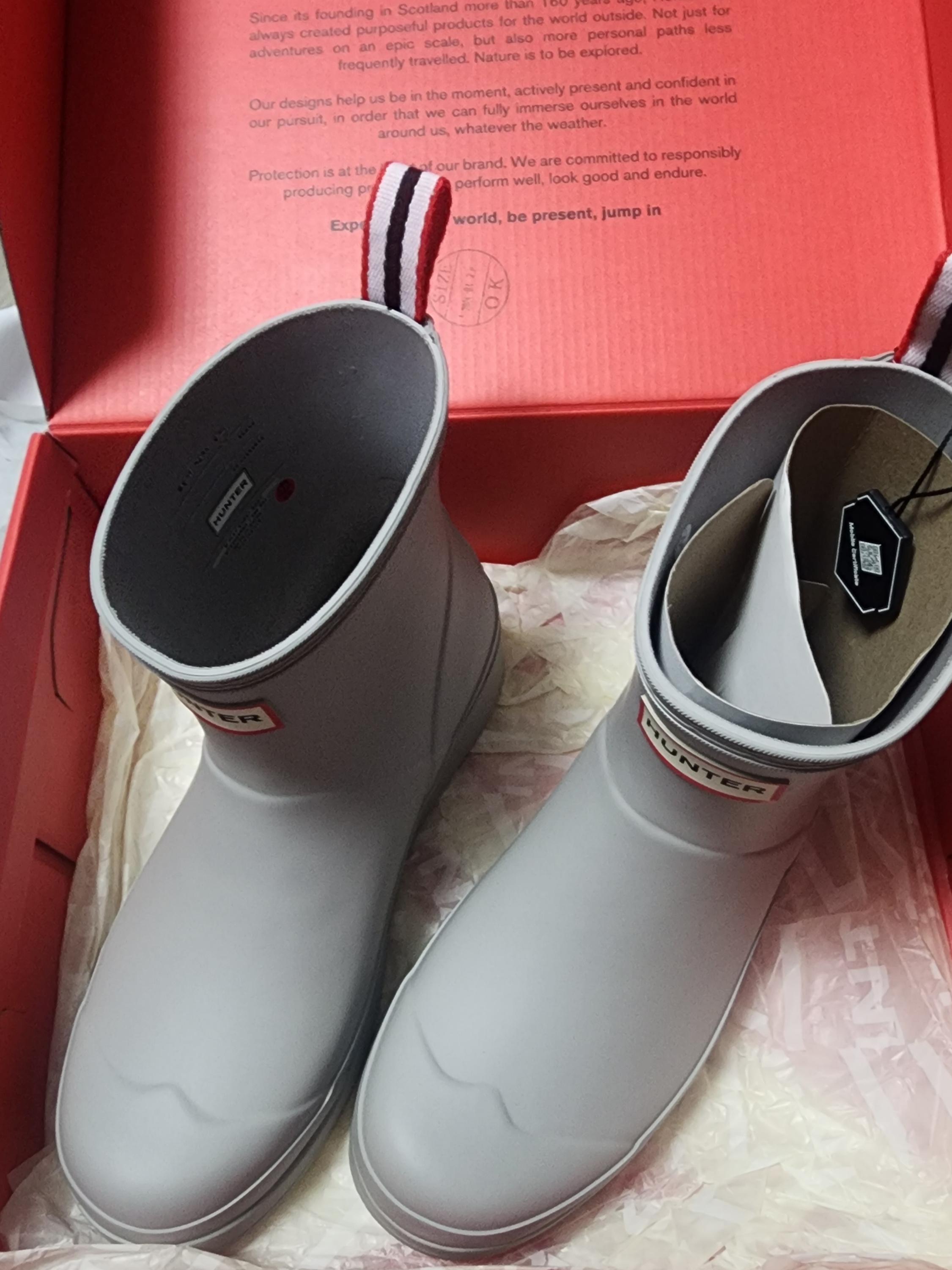 (W) Hunter Play Short Rain Boots Zinc Grey 착용 스타일 - 1