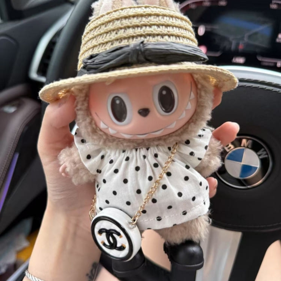 Pop Mart Labubu The Monsters Labubu Tasty Macarons Series Soymilk Keyring 착용 스타일 - 3