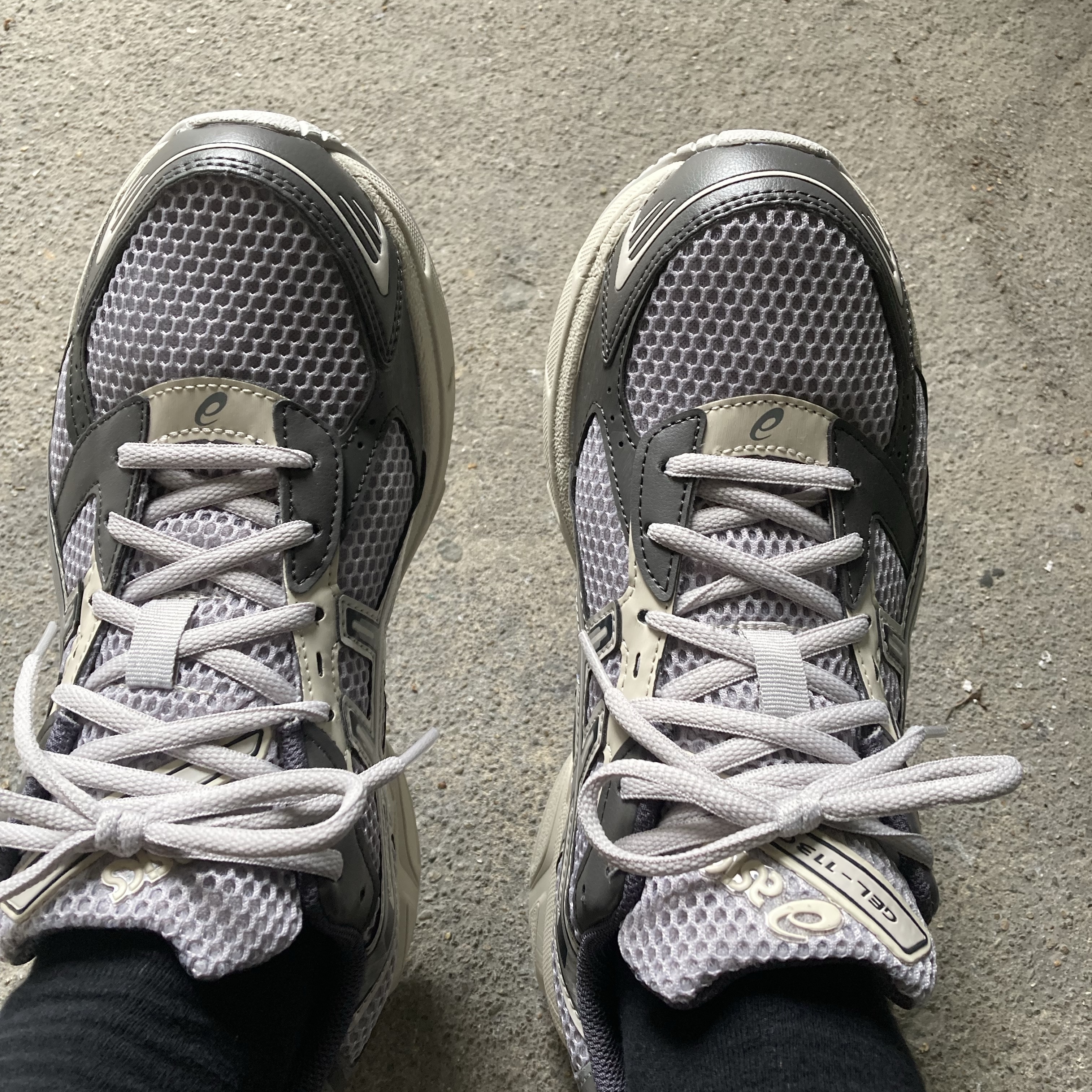 Asics Gel-1130 Oyster Grey Clay Grey 착용 스타일