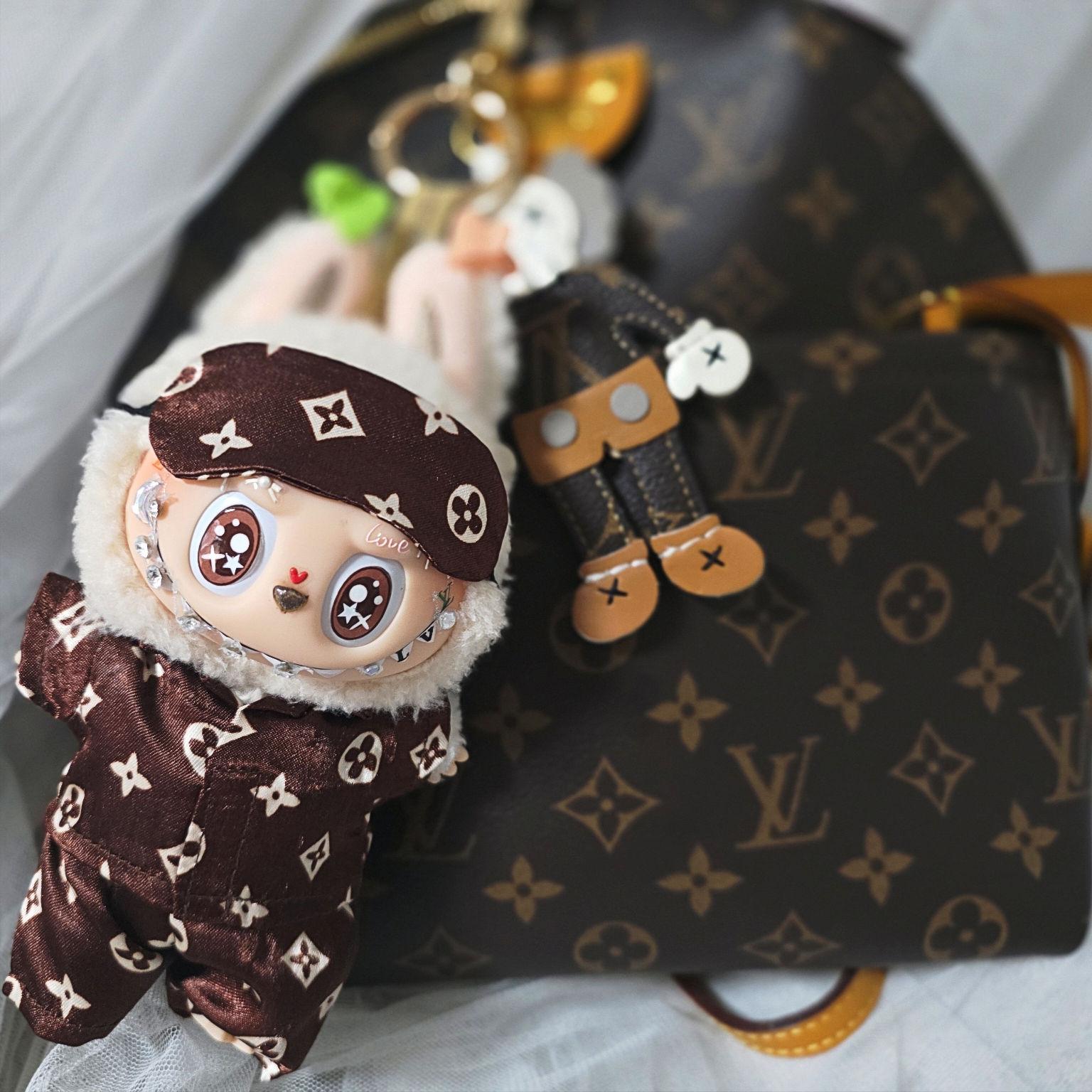 Pop Mart Labubu The Monsters Labubu Tasty Macarons Series Soymilk Keyring, Louis Vuitton Nice Nano Toiletry Pouch Monogram 착용 스타일