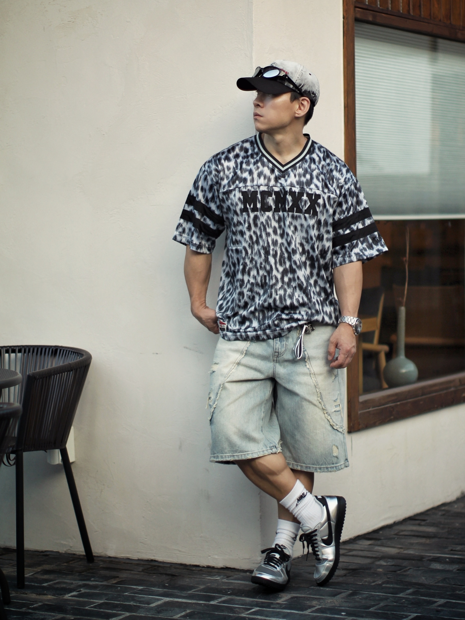 ETCE Fadeout Cap Black, Nike Carabiner Keychain White Black 착용 스타일 - 1