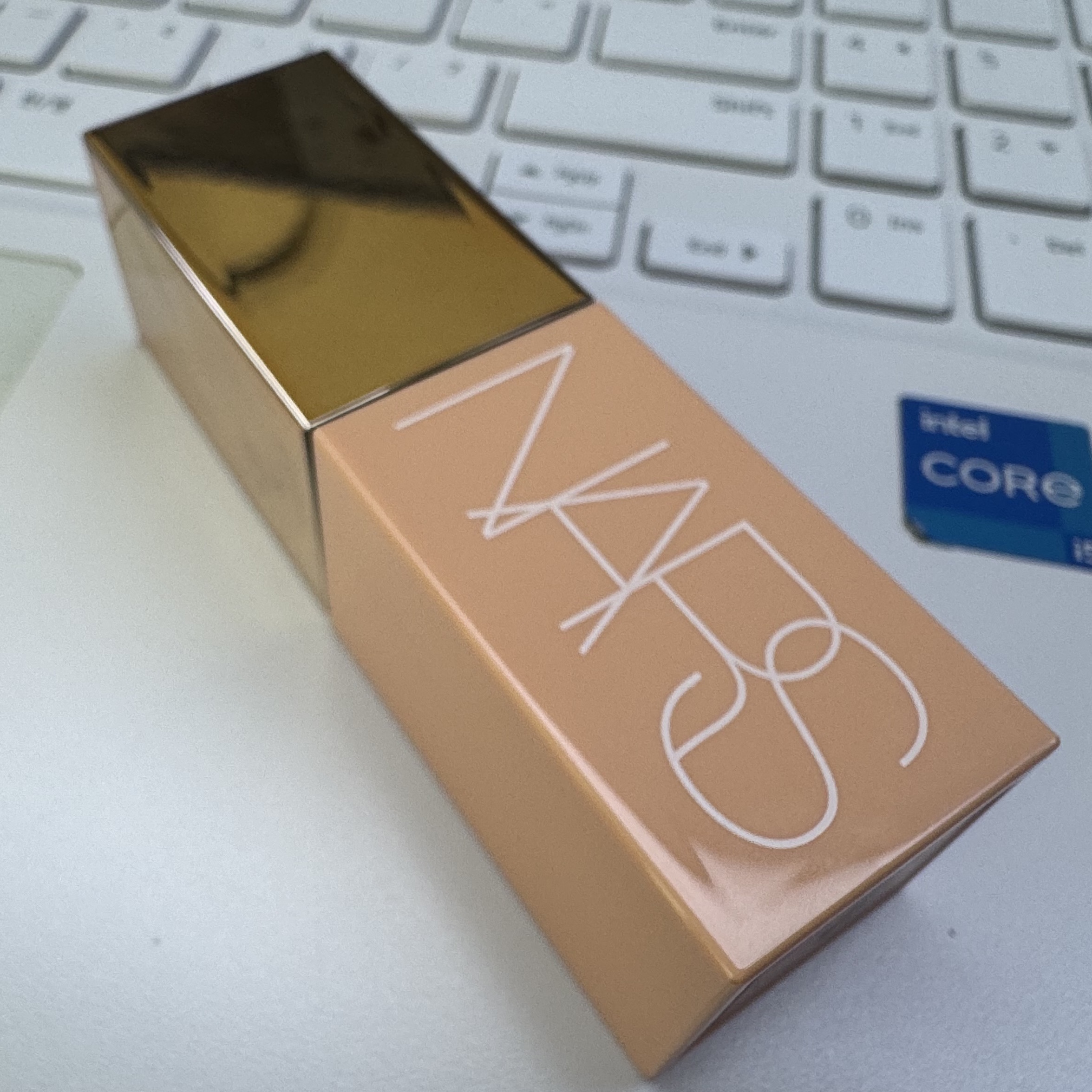 Nars Afterglow Liquid Blush Brazen 착용 스타일