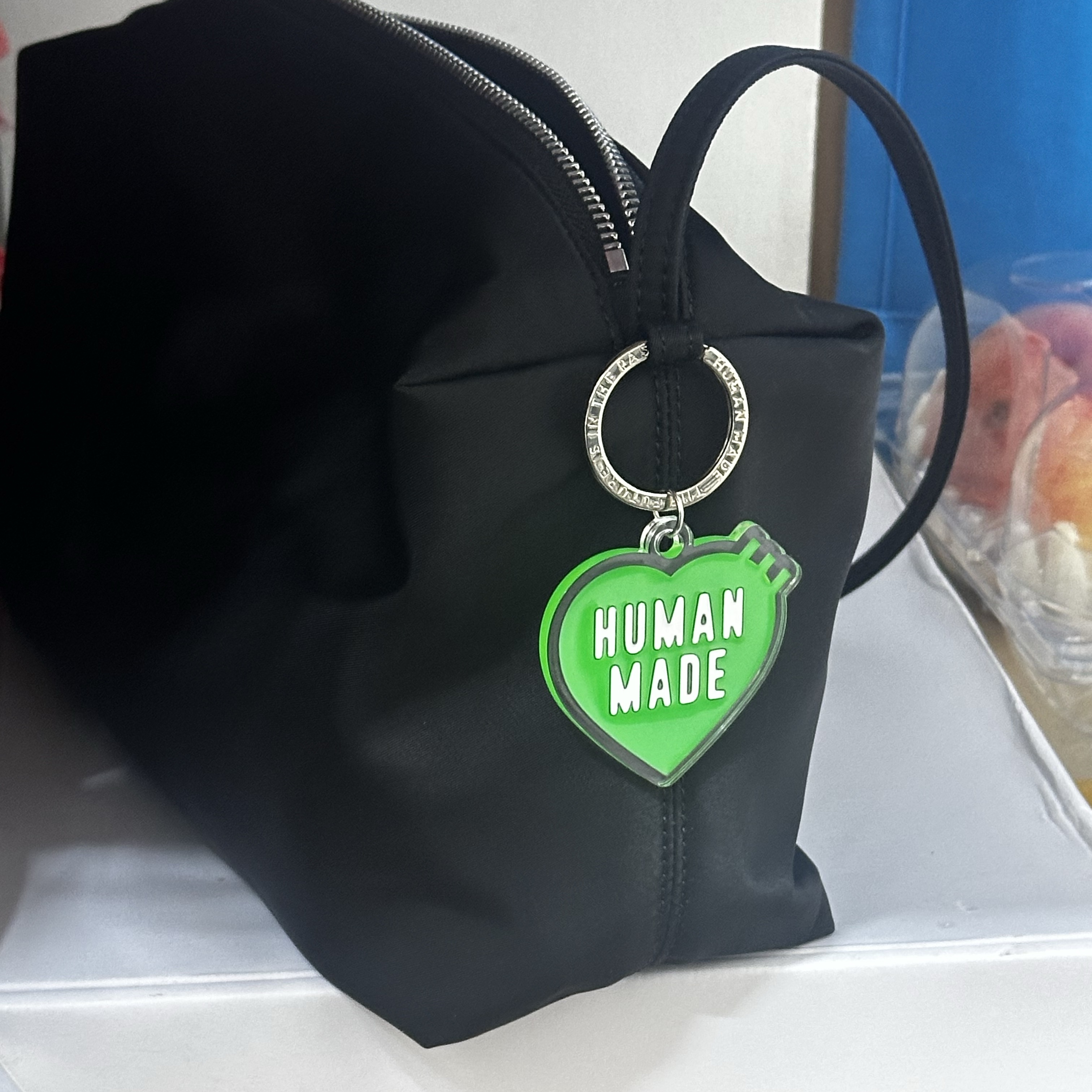 Human Made Acrylic Heart Keyring Green 착용 스타일