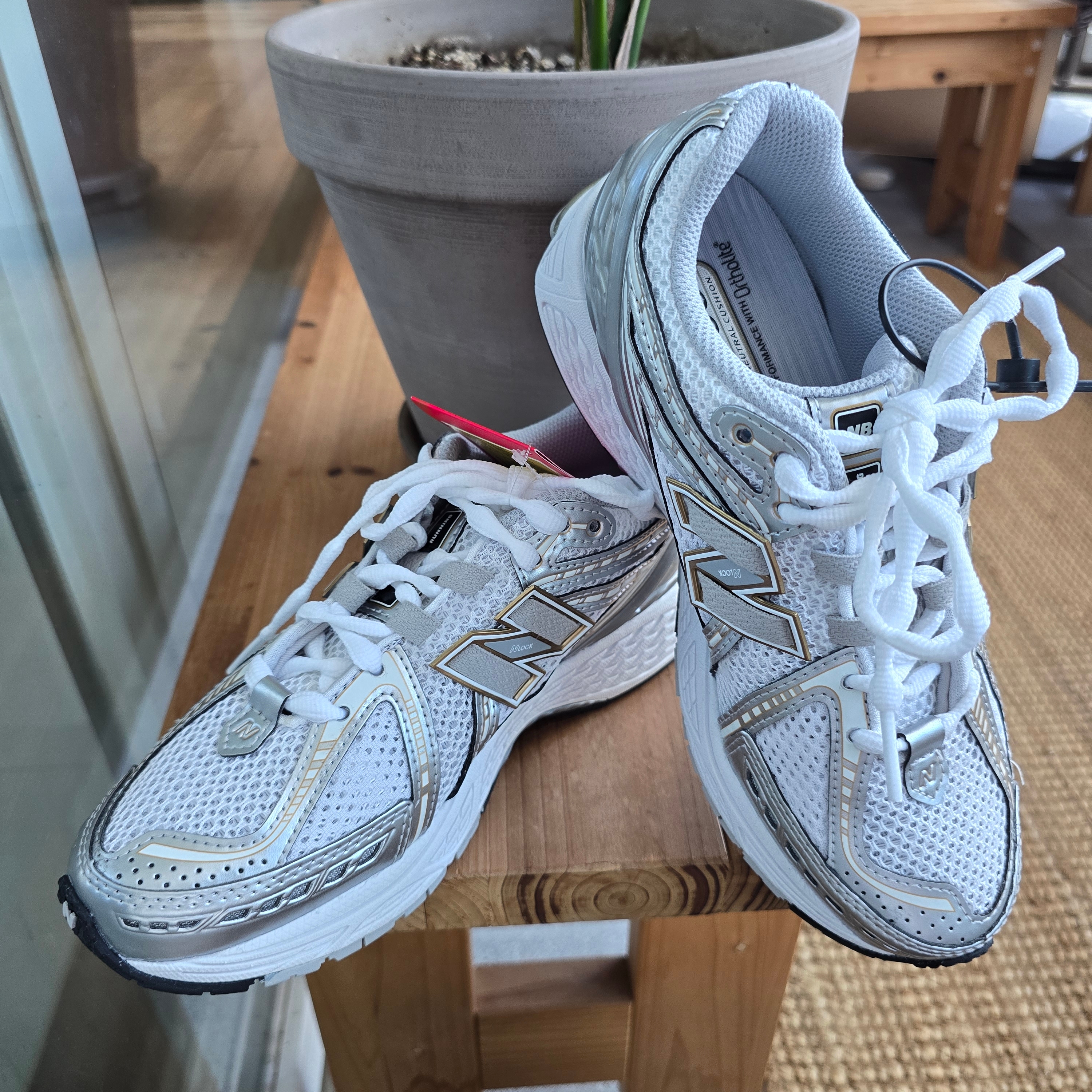 New Balance 1906R White Metallic Silver 착용 스타일
