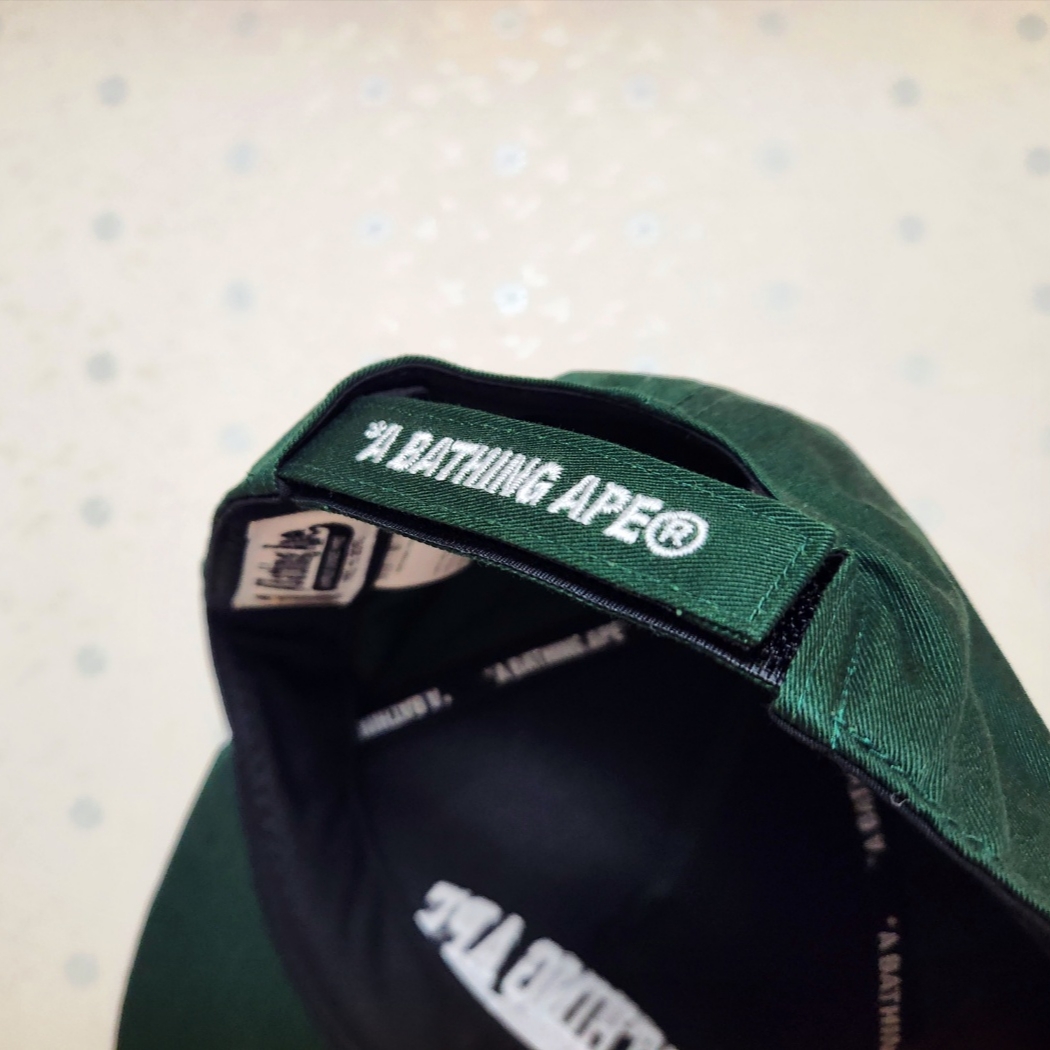 BAPE Logo Trucker Cap Olive Drab 착용 스타일 - 2