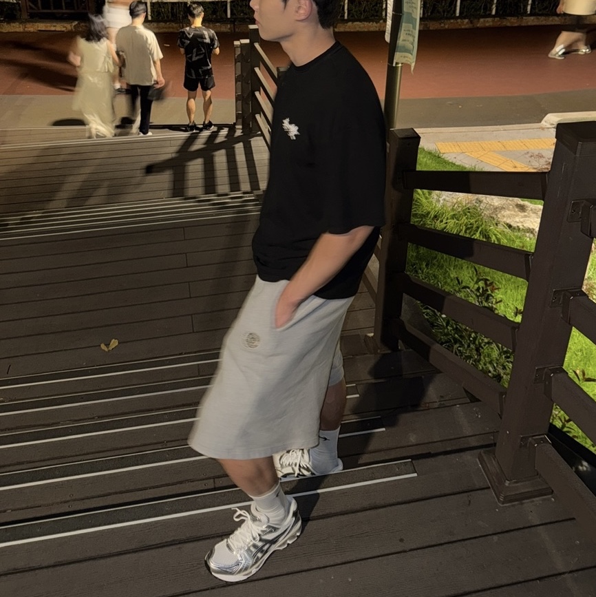 Asics Gel-Kayano 14 White Graphite Grey, Stussy Basic Stussy T-Shirt Black 2024, 2025 착용 스타일 - 3