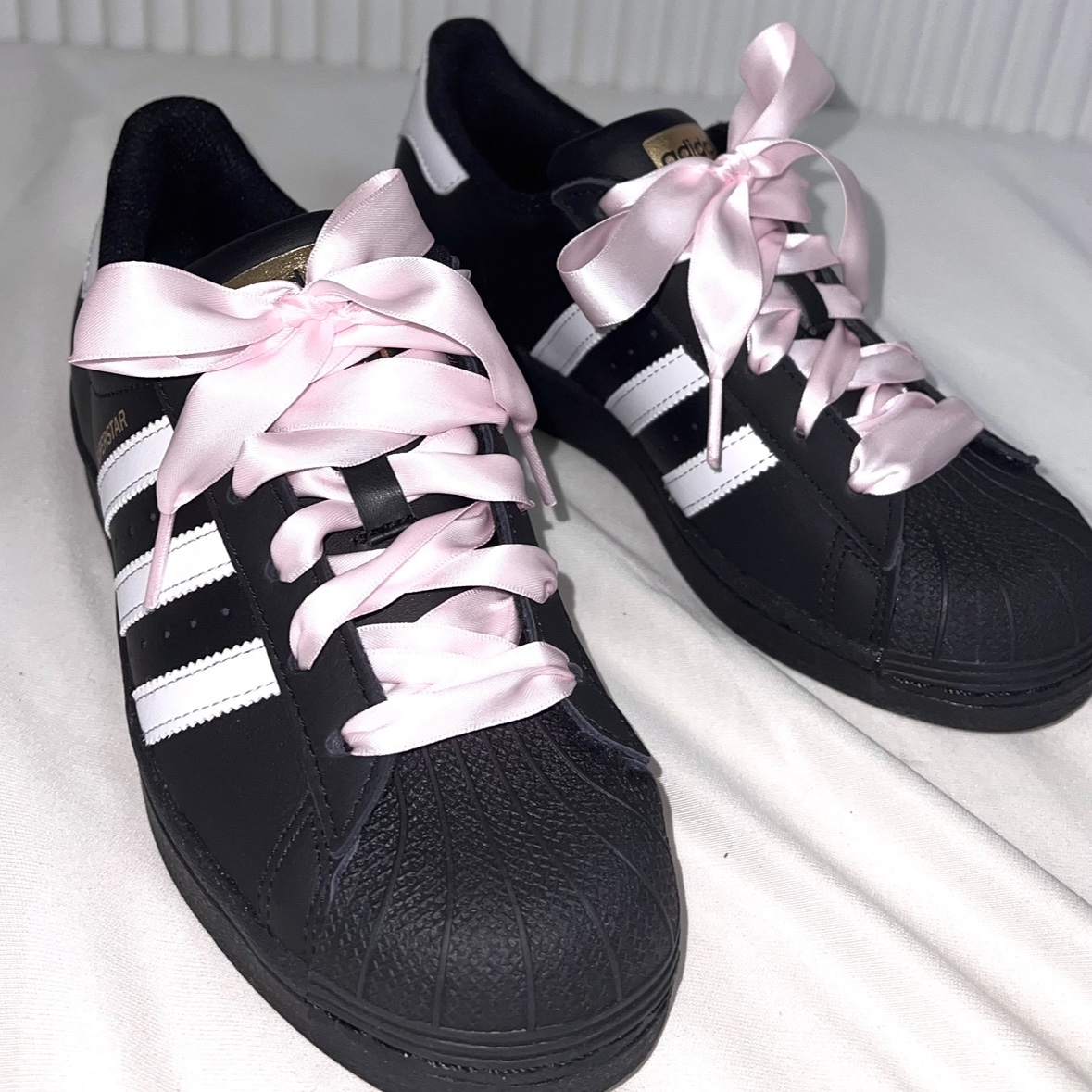 (J) Adidas Superstar Black White 착용 스타일