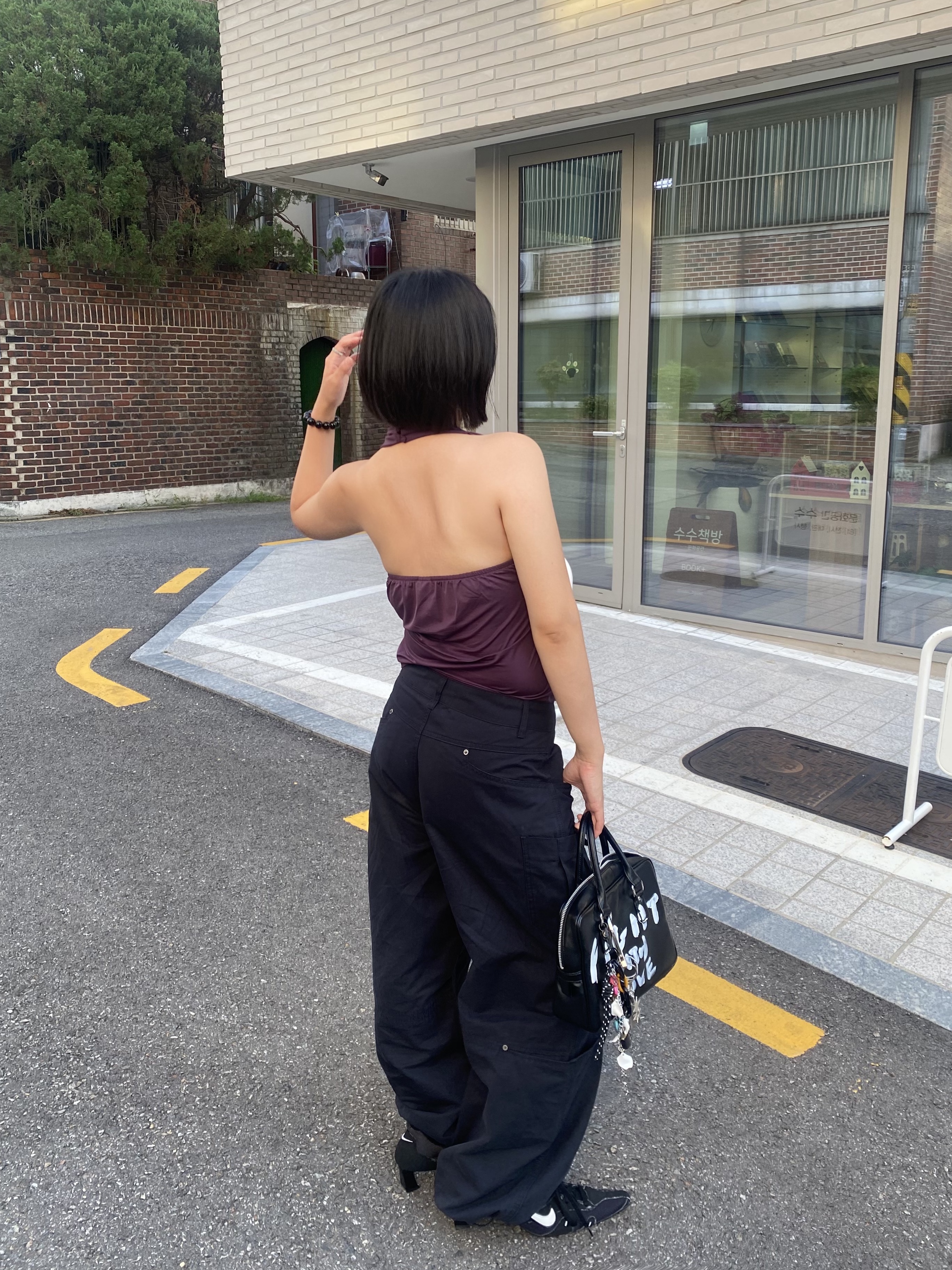 Comme des Garcons Girl Paint Bag Black 착용 스타일