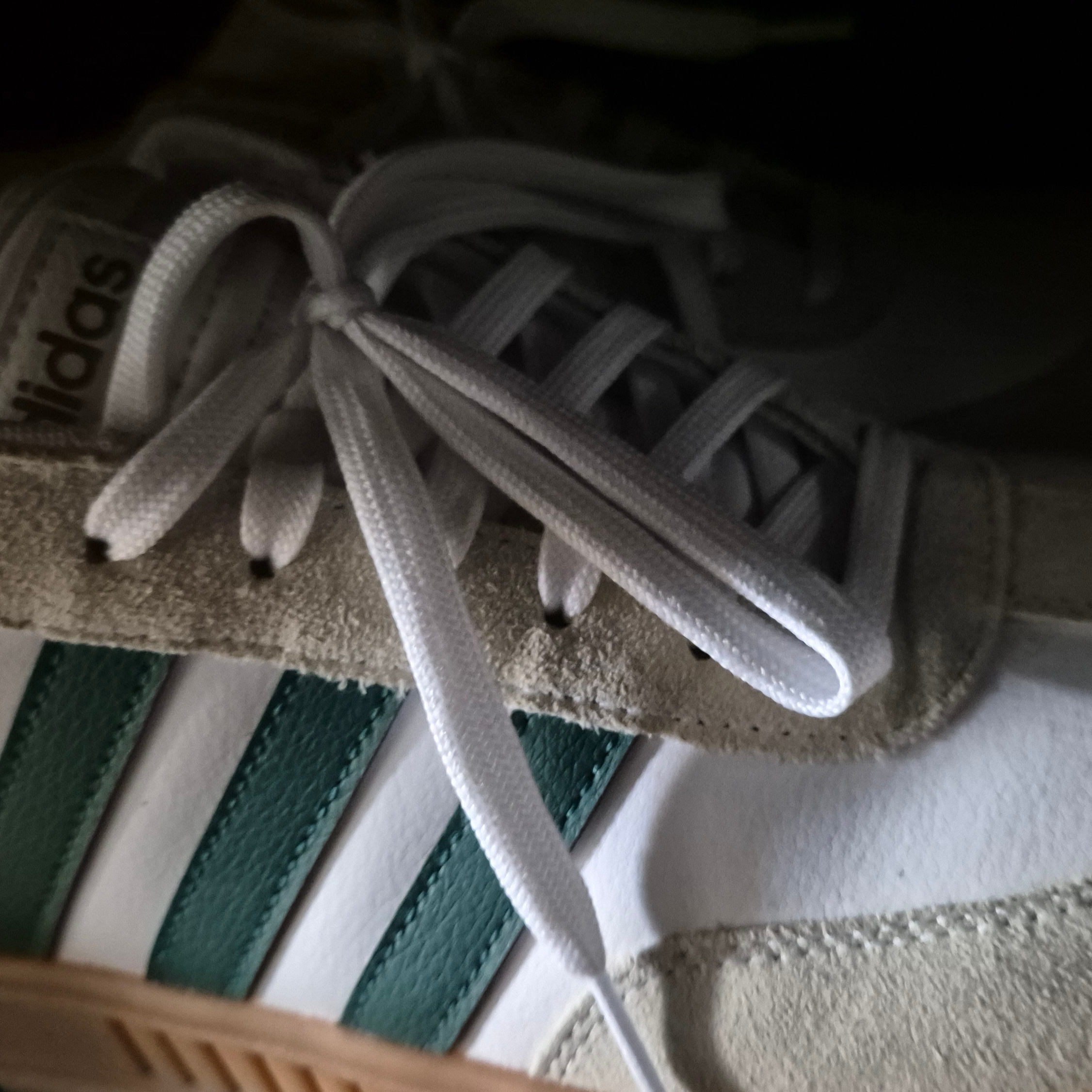 Adidas Gradas Collegiate Green 착용 스타일