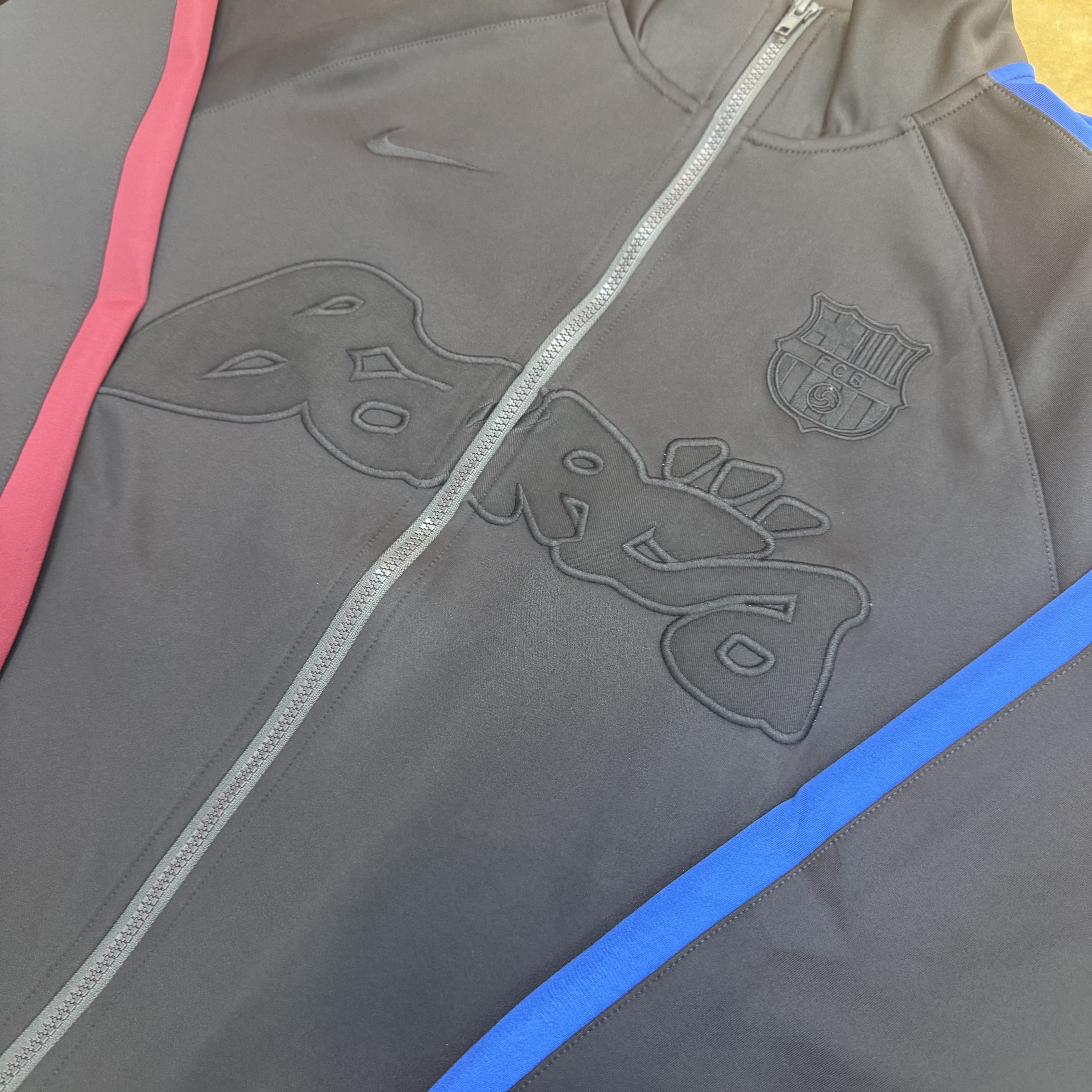 Nike FC Barcelona x Travis Scott Retro Zip Anthem Jacket Black 착용 스타일 - 1