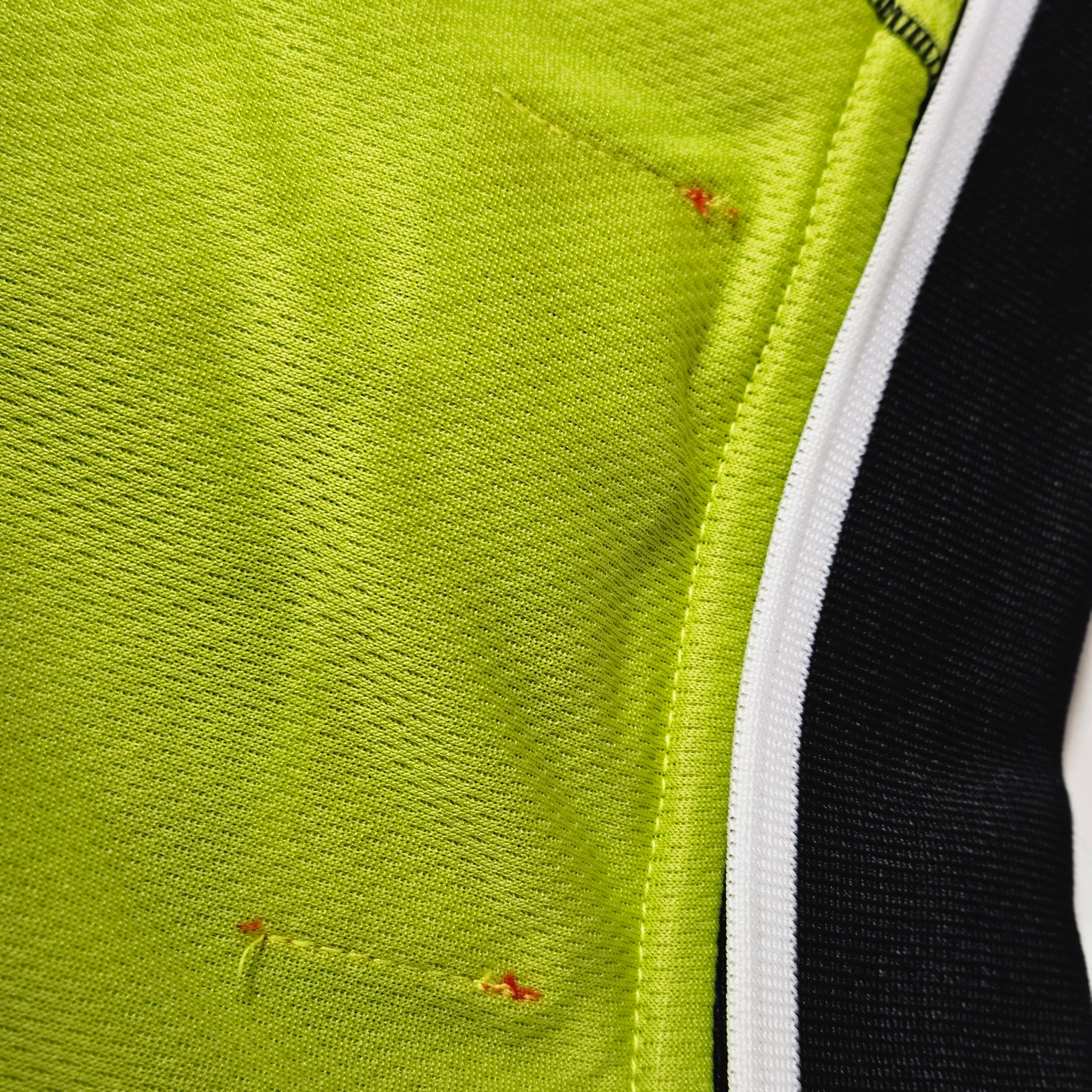 [KREAM 단독] Honda Mesh Jersey V Neck Short Sleeve Lime 착용 스타일 - 2