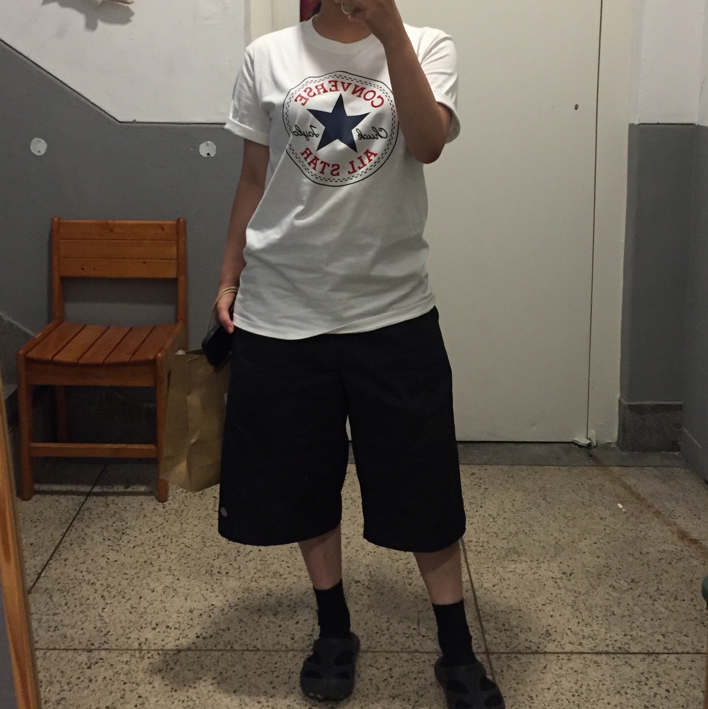 Converse All Star Patch Standard T-Shirt White, Dickies Loose Fit 13 Inch Flat Front Work Shorts Black 착용 스타일