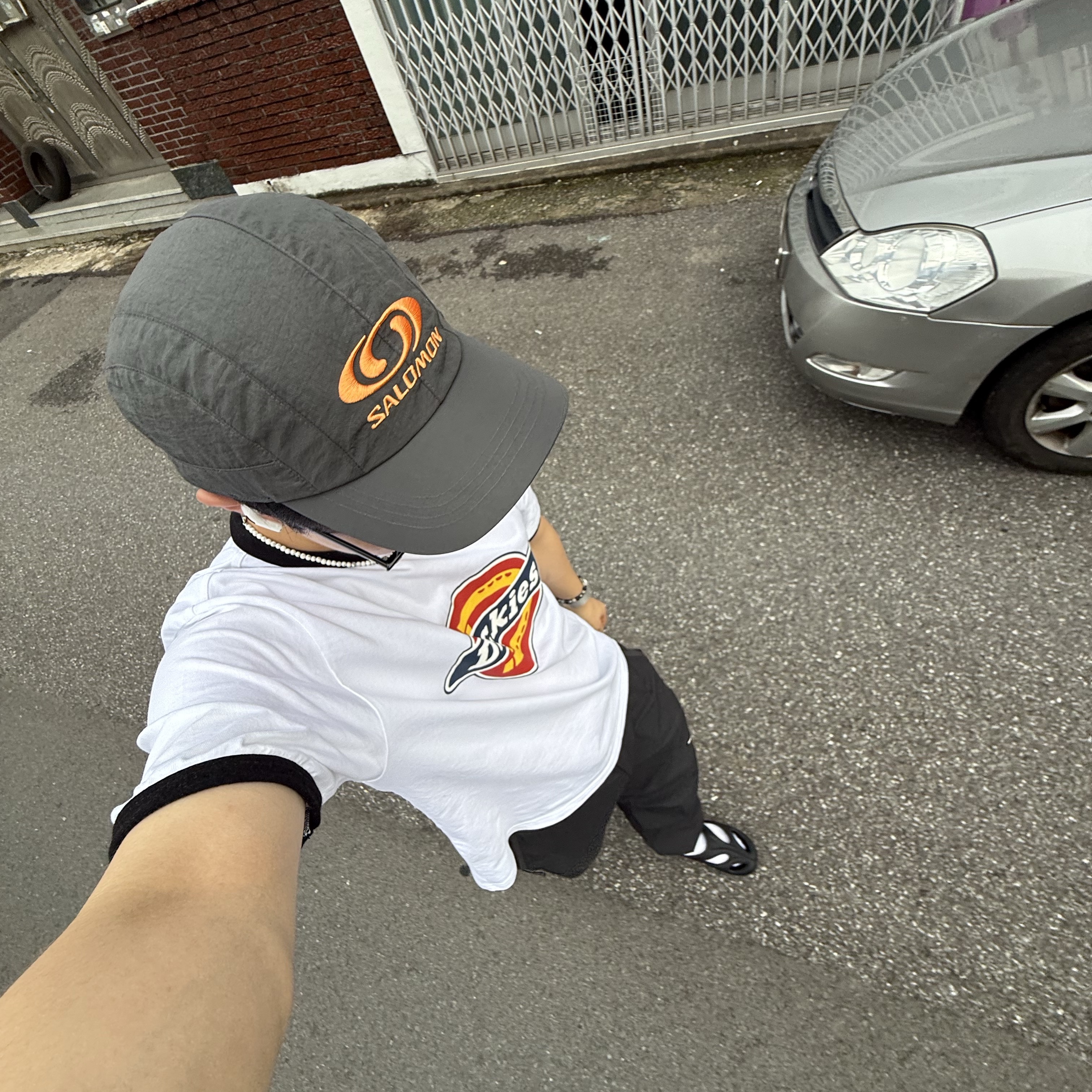 Salomon Link Camp Cap Charcoal, Keen Shanti Black Dawn Blue 착용 스타일