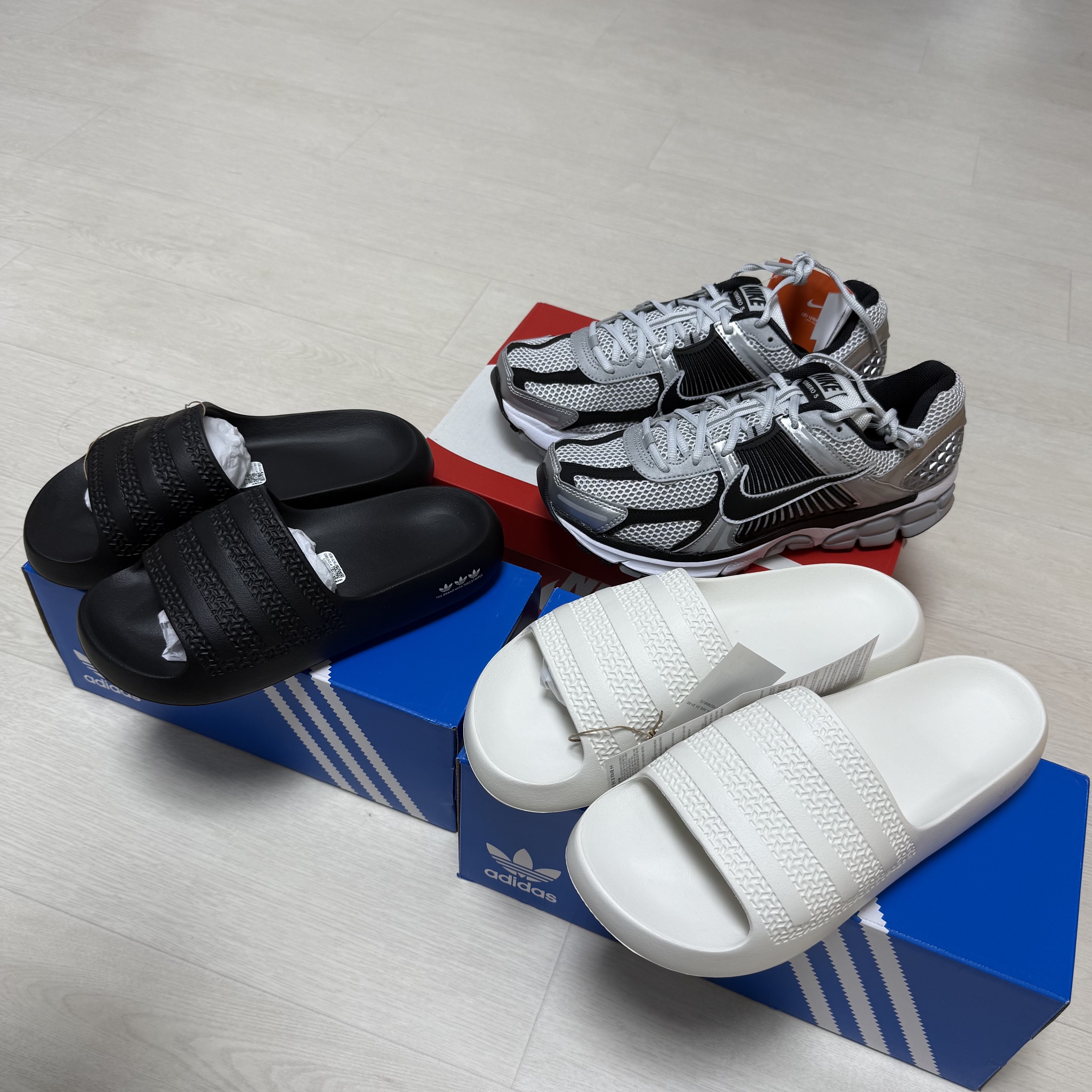 Nike Zoom Vomero 5 Metallic Silver Black, Adidas x Dime Adilette Ayoon Slide Core Black 착용 스타일