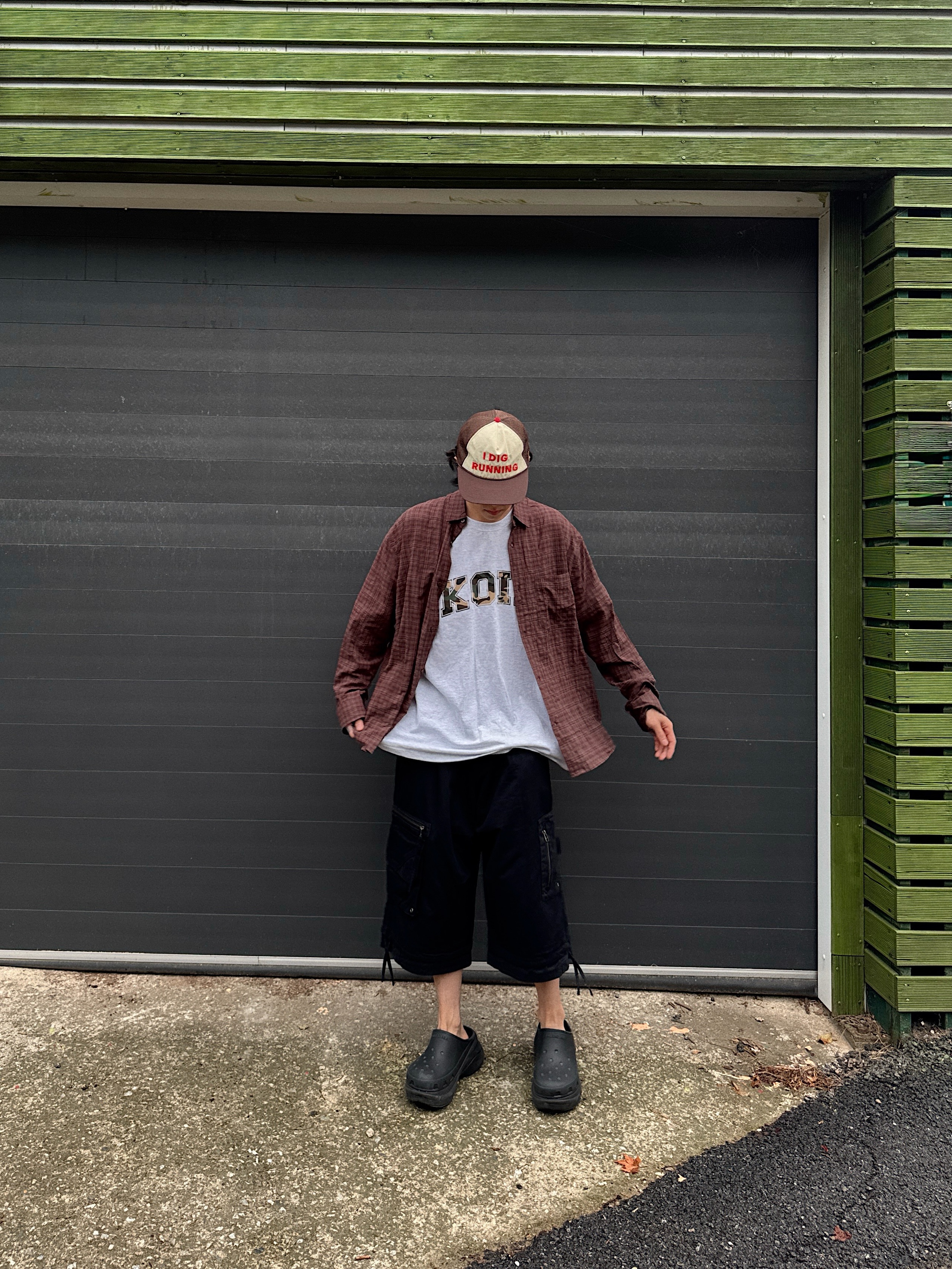 Alex Zono I Dig Running Trucker Hat OG Brown, [더블적립] ETCE Layered Cargo Bermuda Shorts 2.0 Black 착용 스타일 - 3