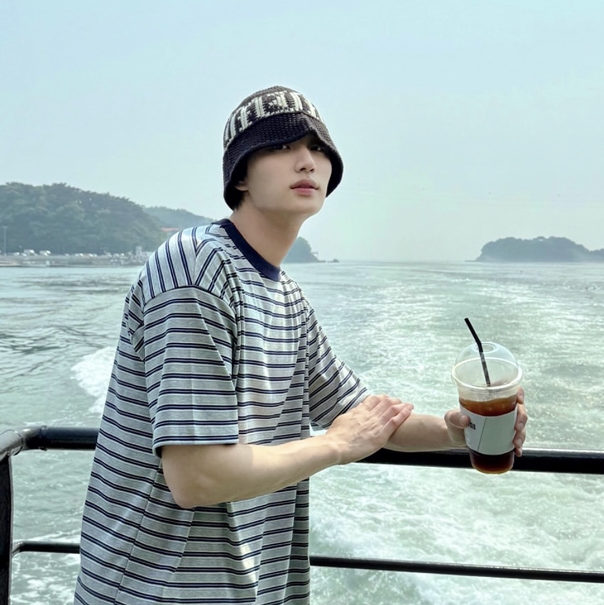 STU Multi Stripe T-shirt Grey 착용 스타일 - 3