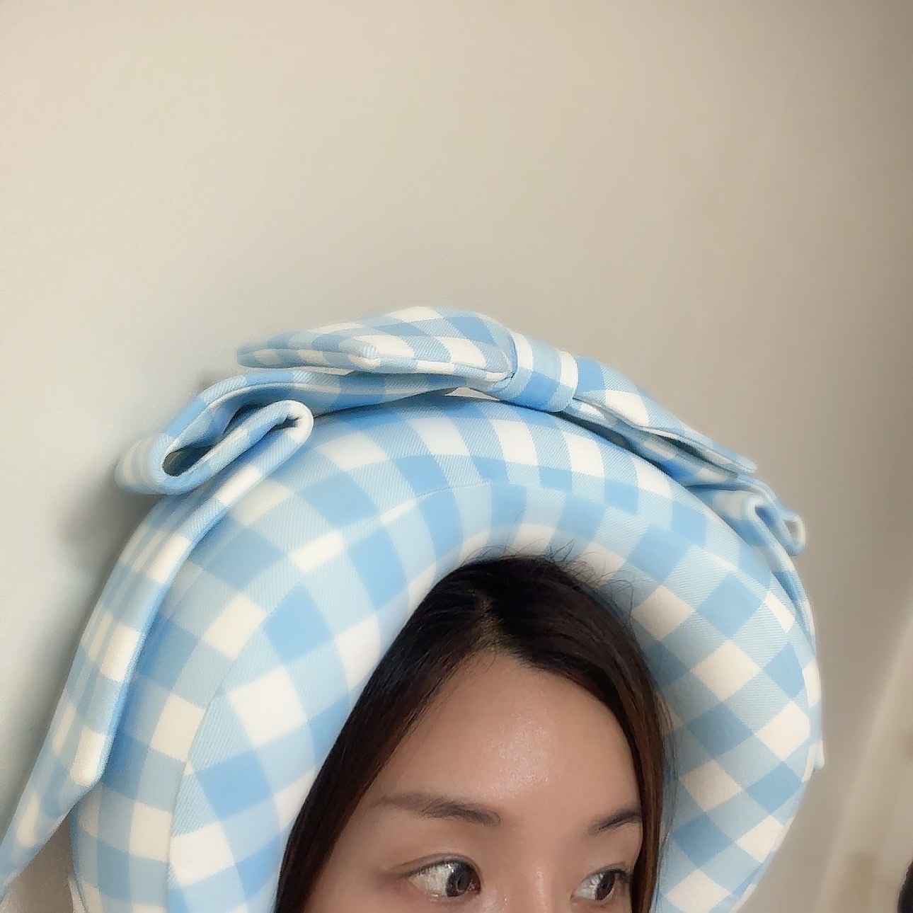 Haus Nowhere x Shushu/Tong Ribbon Neck Pillow 1 Blue Check ์ฐฉ์ฉ ์คํ์ผ - 3