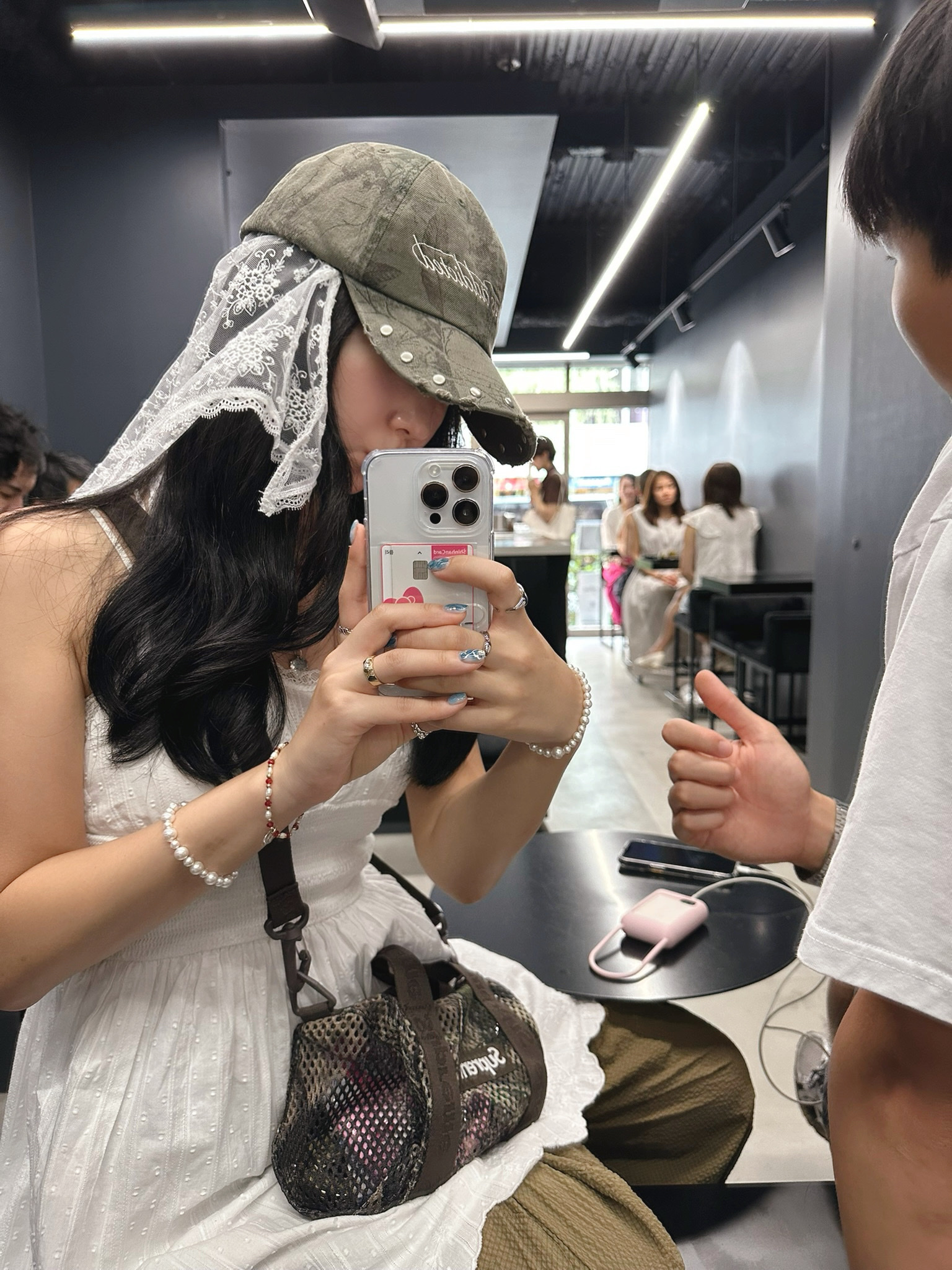 Supreme Mesh Mini Duffle Bag Truetimber Kanati Camo - 25SS 착용 스타일