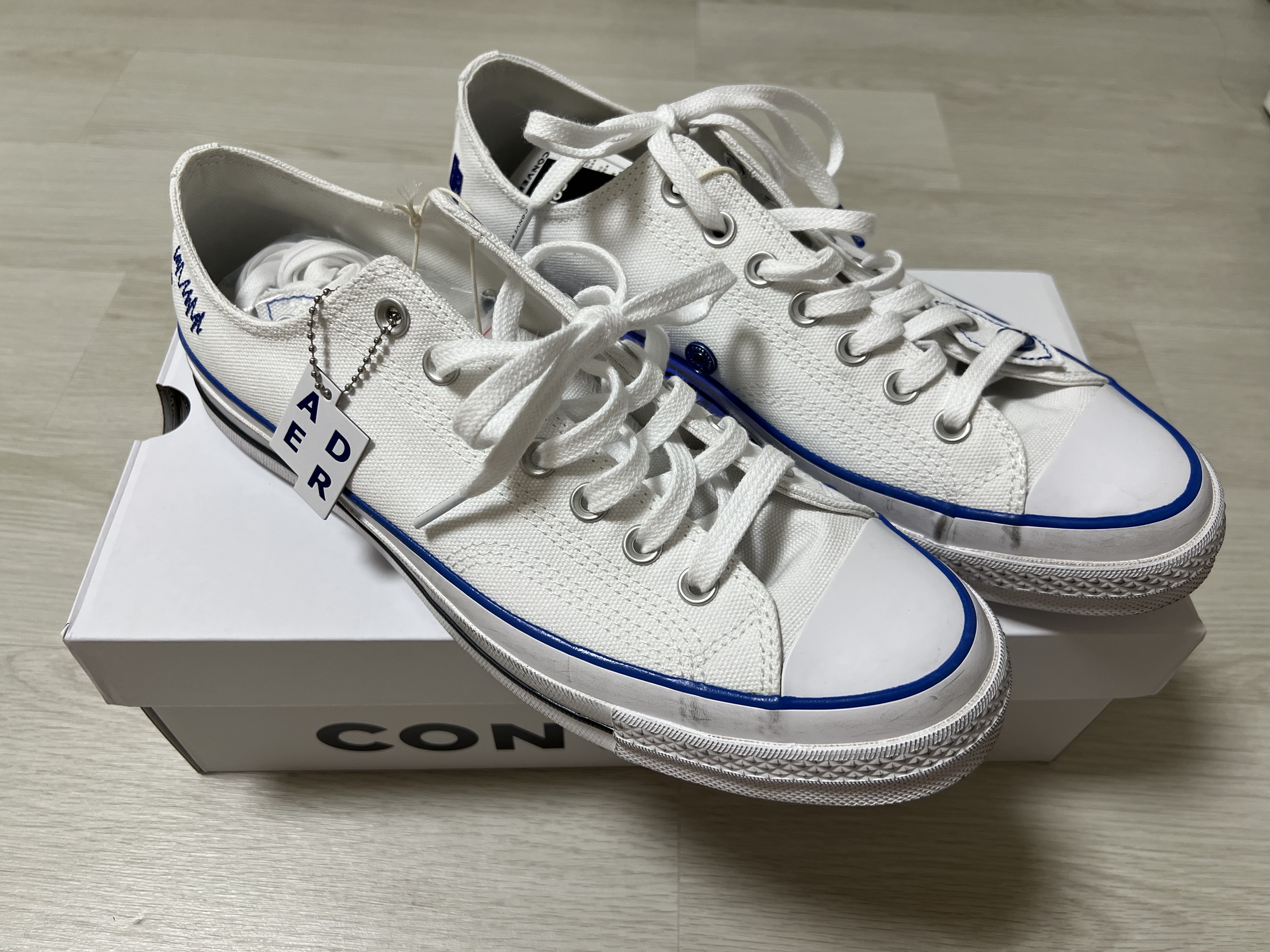 Converse x Ader Error Sig; Chuck 70 Low White Blue 착용 스타일