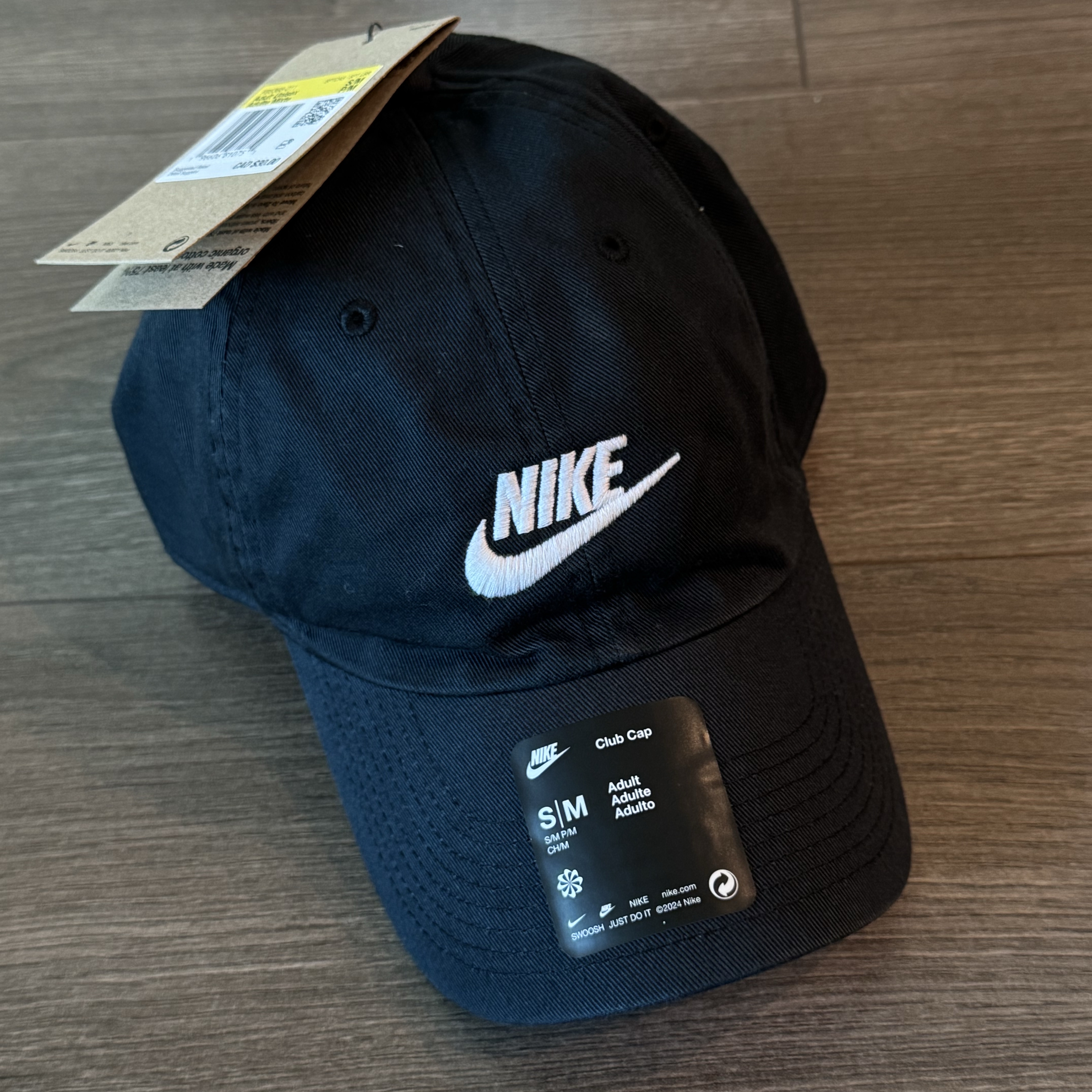 Nike Club Unstructured Futura Washed Cap Black 착용 스타일