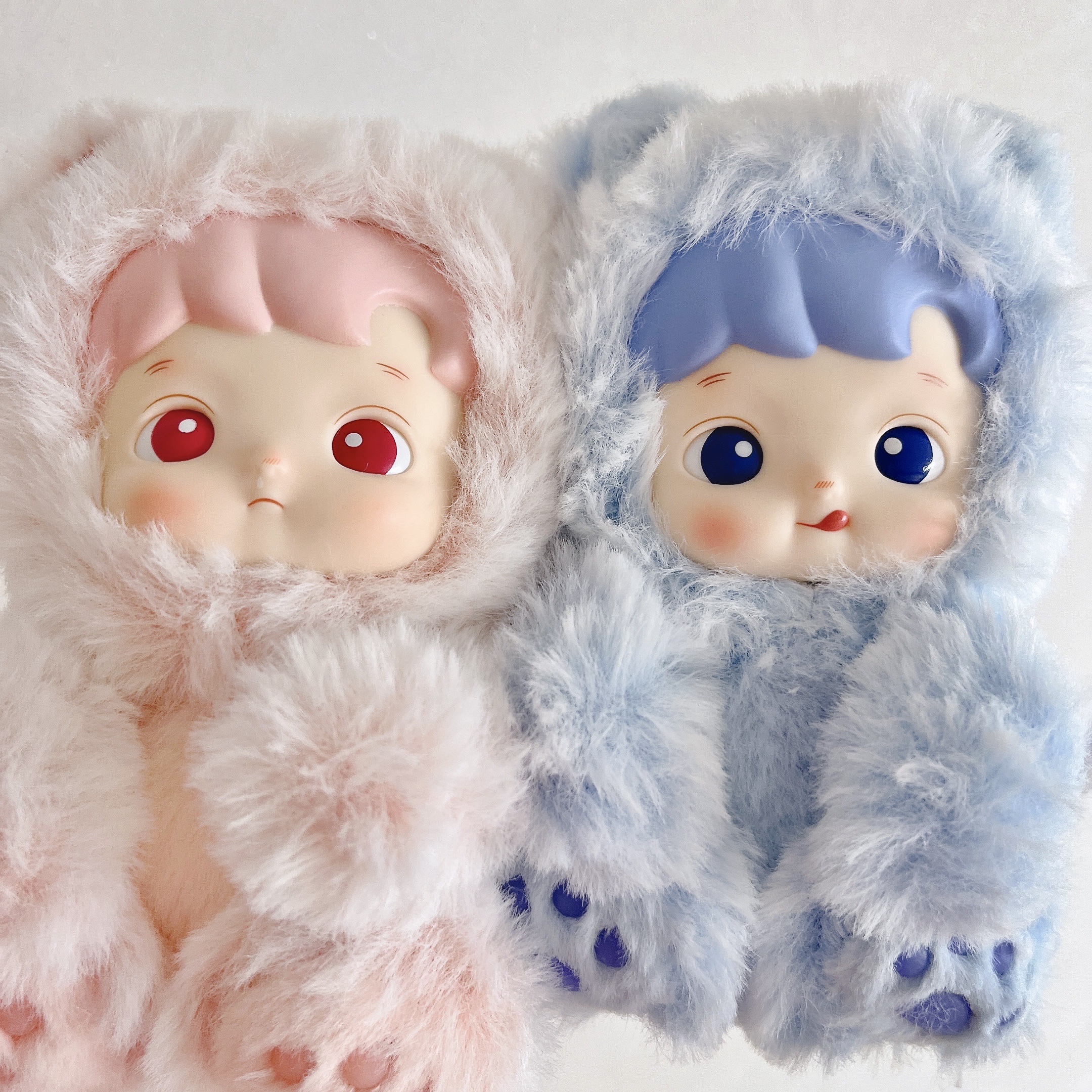 Pop Mart Hacipupu Gummy Bear Series Vinyl Plush Pendant Peach Flavor (Opened Case), Pop Mart Hacipupu Gummy Bear Series Vinyl Plush Pendant Blueberry Flavor (Opened Case) 착용 스타일