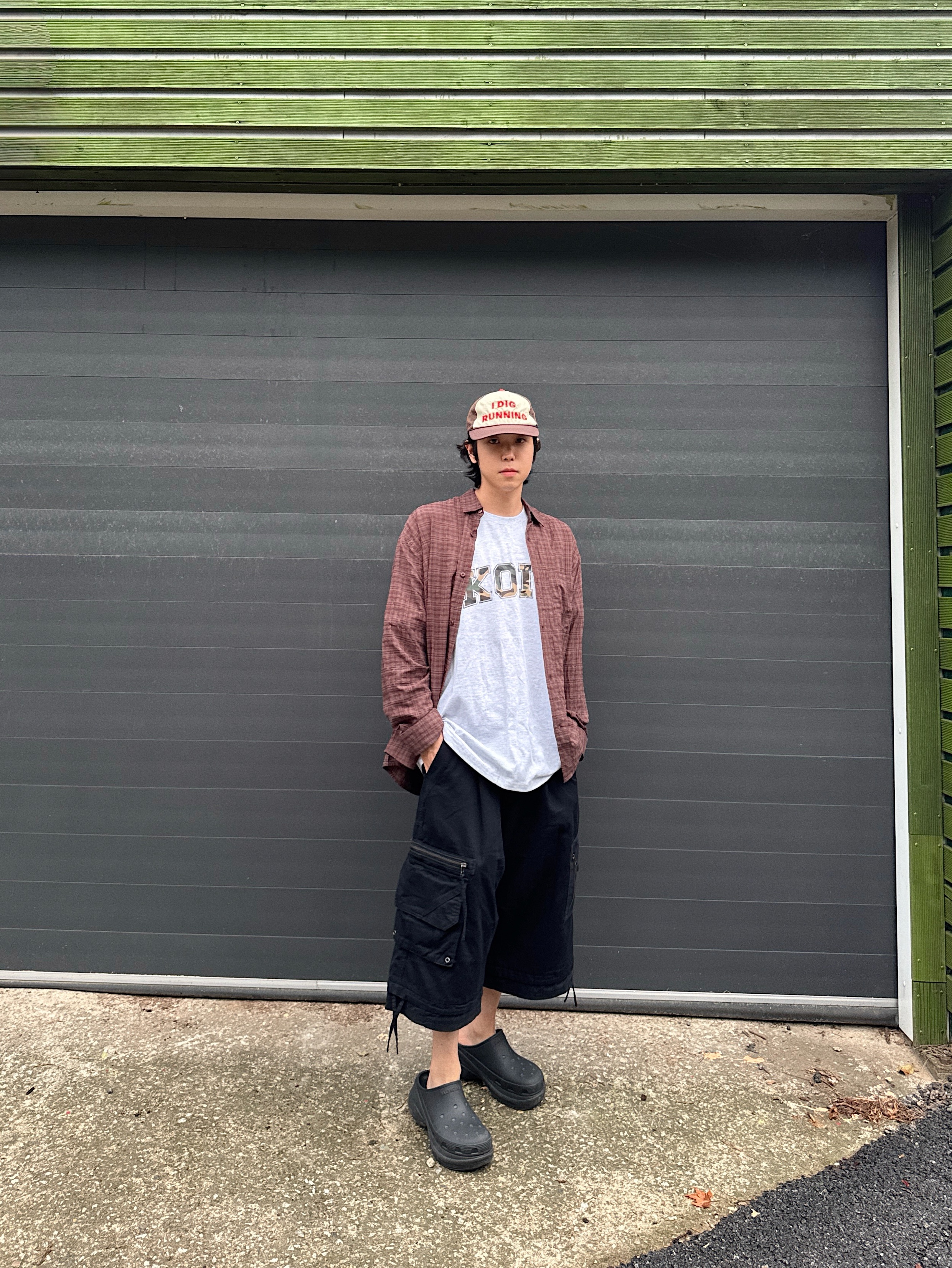 Alex Zono I Dig Running Trucker Hat OG Brown, [더블적립] ETCE Layered Cargo Bermuda Shorts 2.0 Black 착용 스타일 - 2