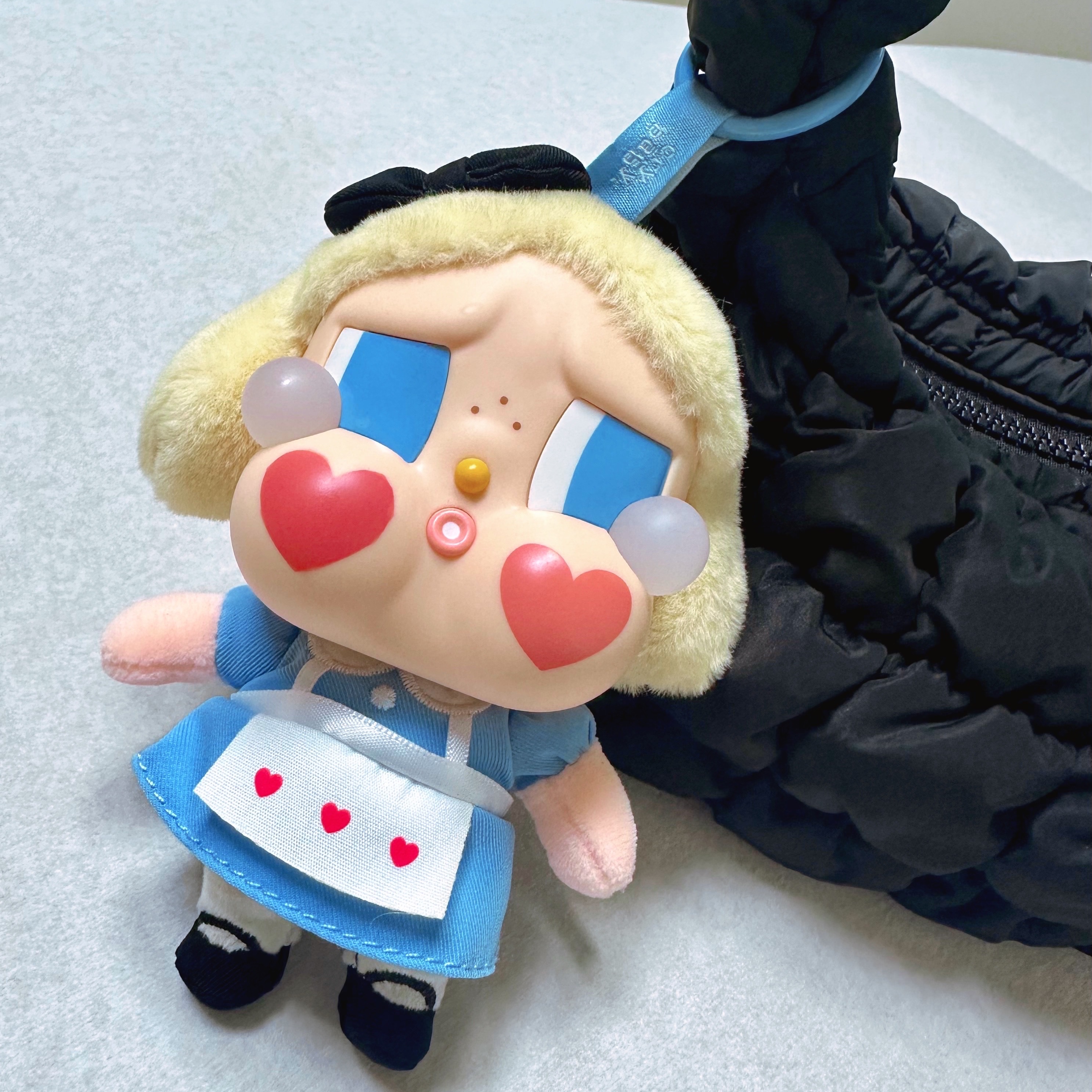 Pop Mart Crybaby Crying Again Series Plush Keyring She's Alice (Opened Case) 착용 스타일