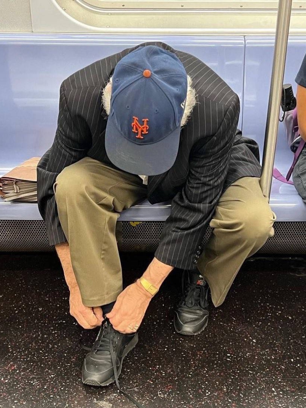 Aime Leon Dore x New Era Mets Ballpark Hat Dark Royal, Clarks Desert Nomad Hairy Maple 착용 스타일 - 2