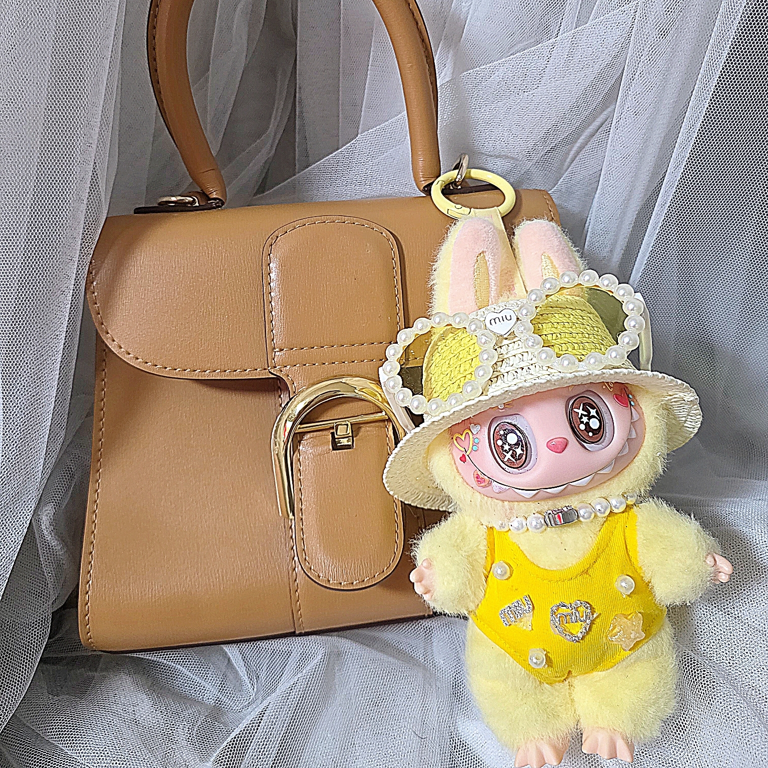 Delvaux Brillant Mini Box Calf Pink 착용 스타일