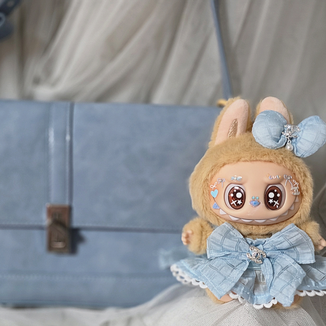 Pop Mart Labubu Let's Play Together Doll Series Baba Keyring (Opened Case) 착용 스타일