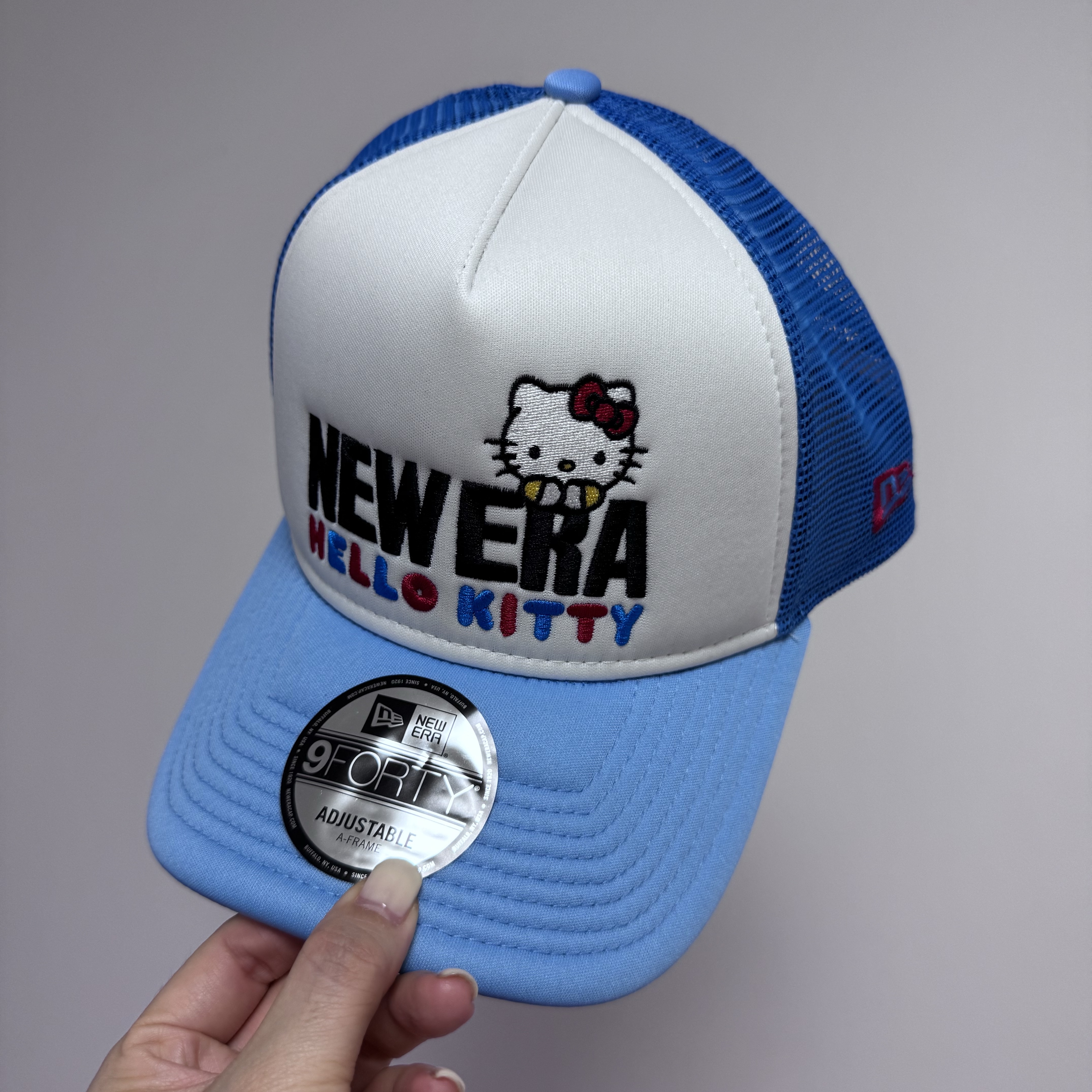 New Era x Hello Kitty A-Frame Trucker Ball Cap Air Force Blue 착용 스타일