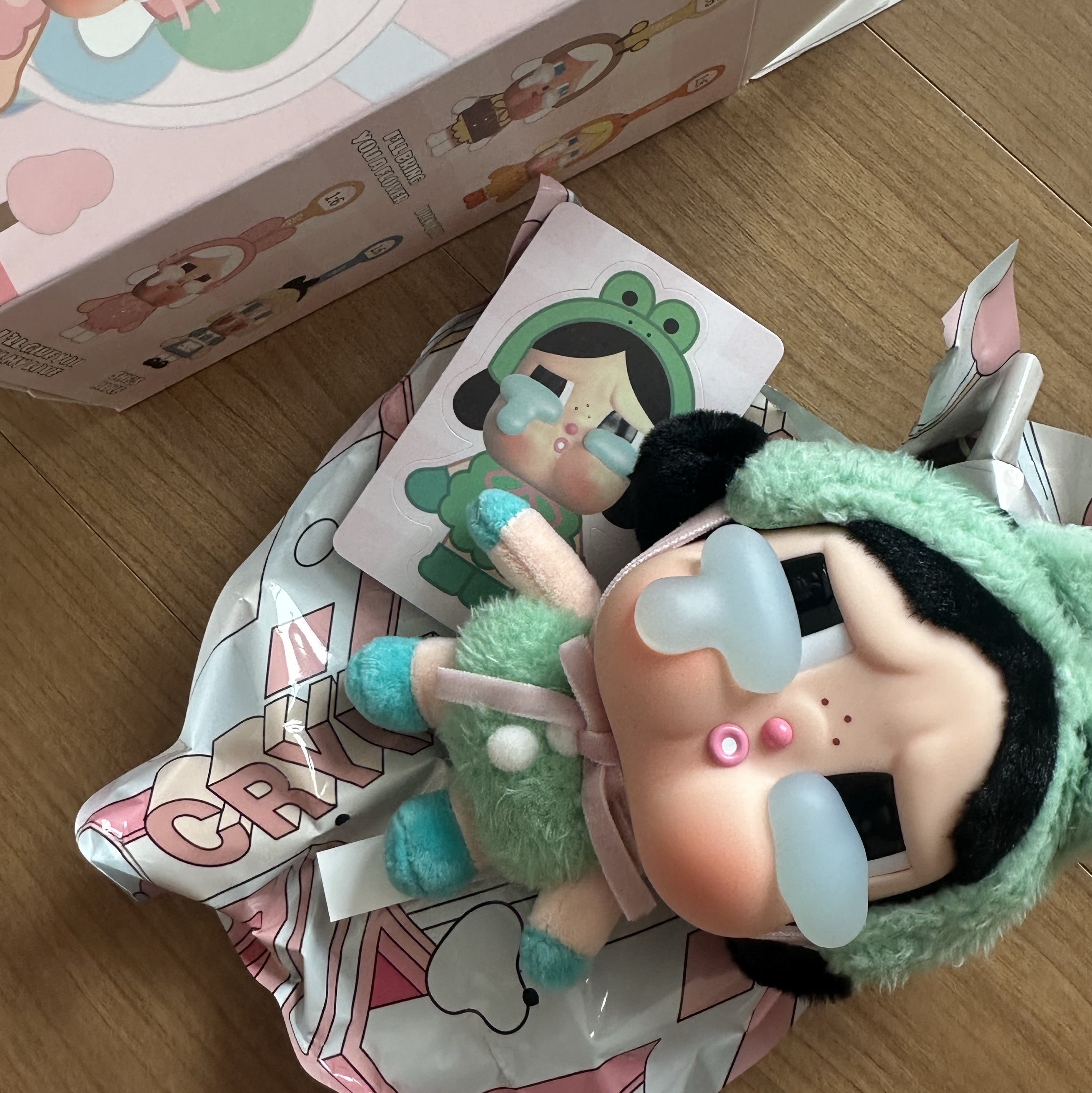 Pop Mart Crybaby Crying Again Series Plush Keyring What A Frog (Opened Case) 착용 스타일 - 1