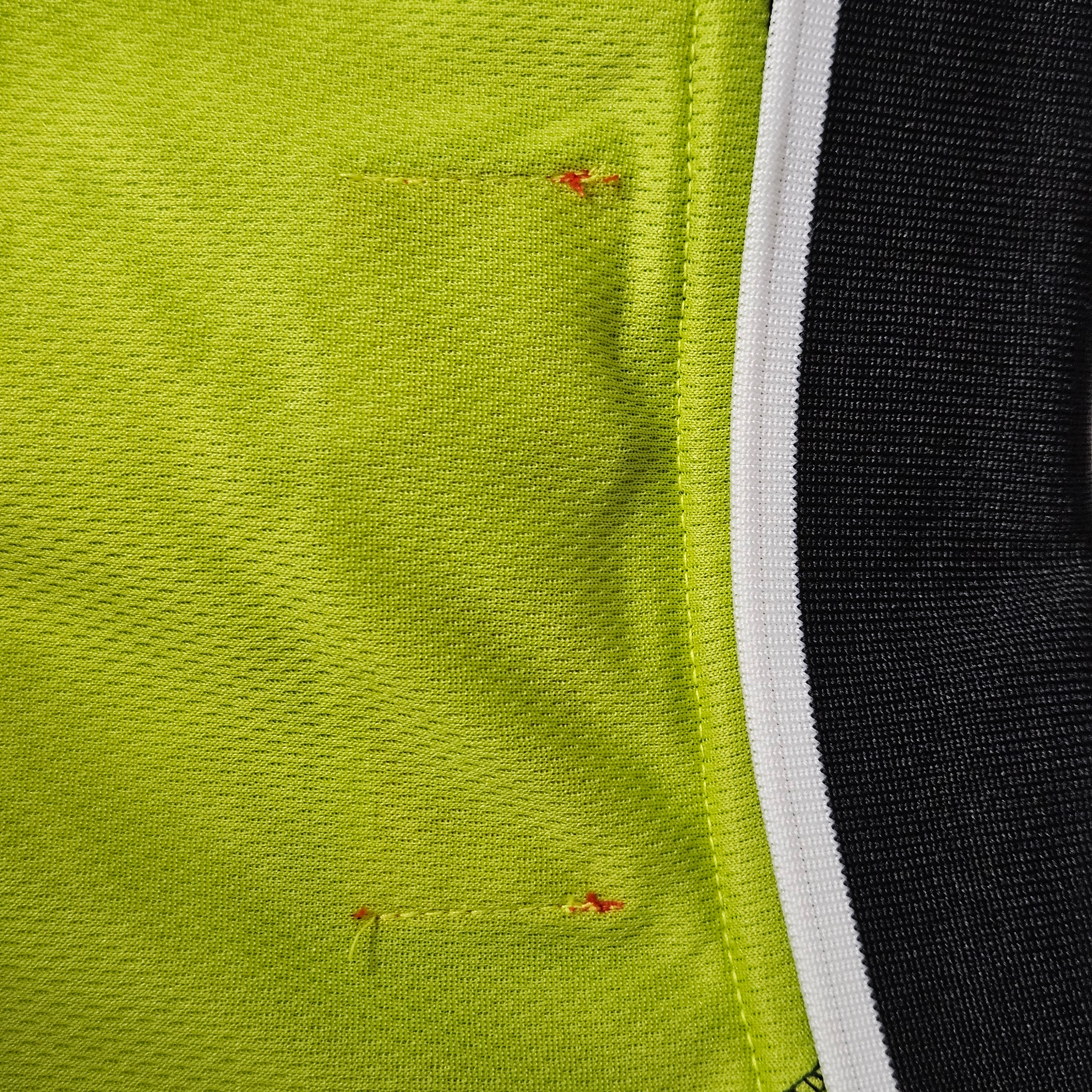 [KREAM 단독] Honda Mesh Jersey V Neck Short Sleeve Lime 착용 스타일 - 1