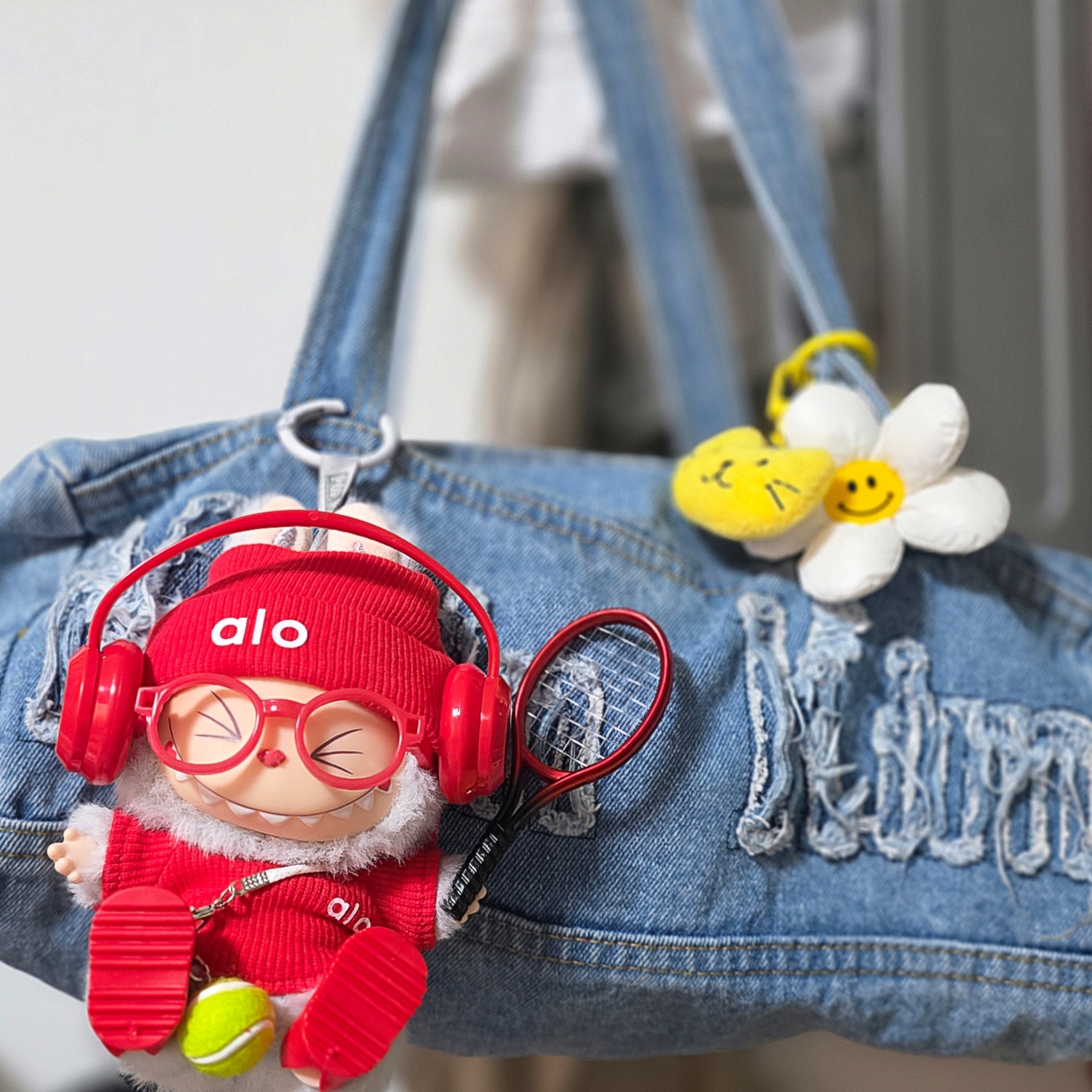 Matin Kim Half Shirring Ribbon Round Bag Black, Alo Yoga Iconic Shopper Tote Bag Grey Tiedye 착용 스타일