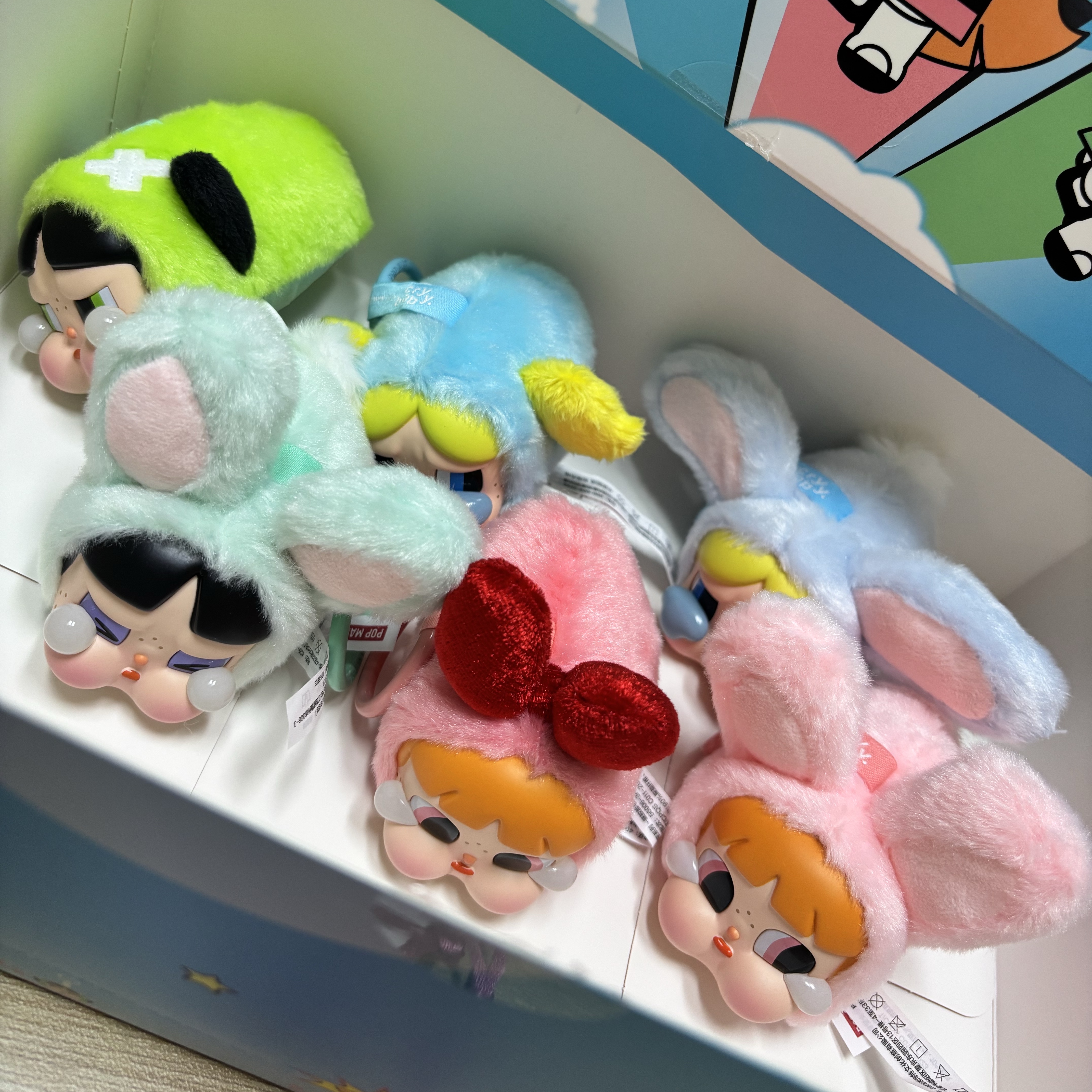 Pop Mart Crybaby x Powerpuff Girls Series Keyring Sealed Case (6 Blind Boxes), Pop Mart Crybaby x Powerpuff Girls Series Keyring Bunny Bubbles (Opened Case) 착용 스타일 - 2