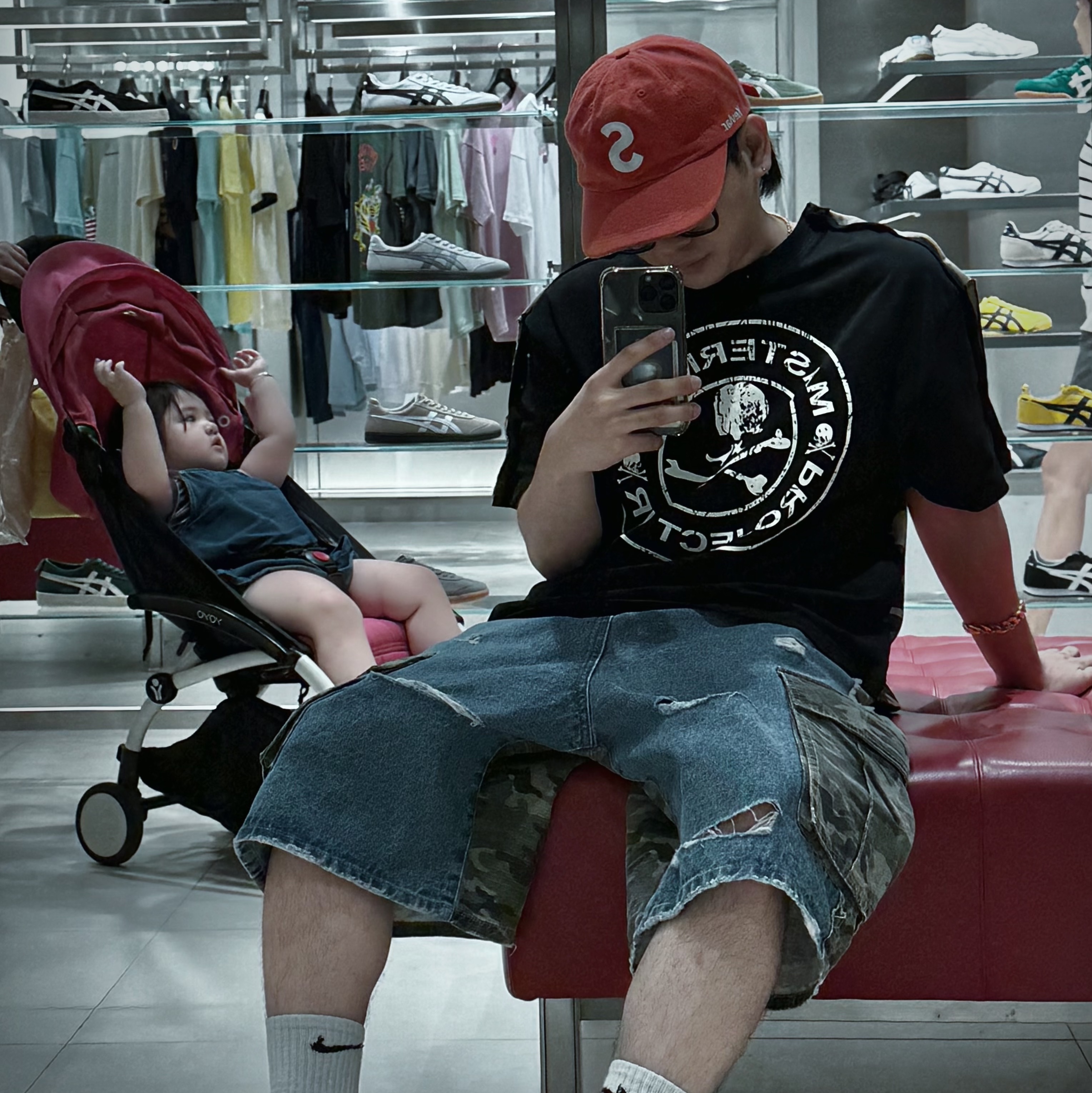 Project G/R x Mastermind Two Faced Outseam T-Shirt Black Camo, Supreme Kevlar Denim S Logo 6-Panel Red - 22SS 착용 스타일 - 2