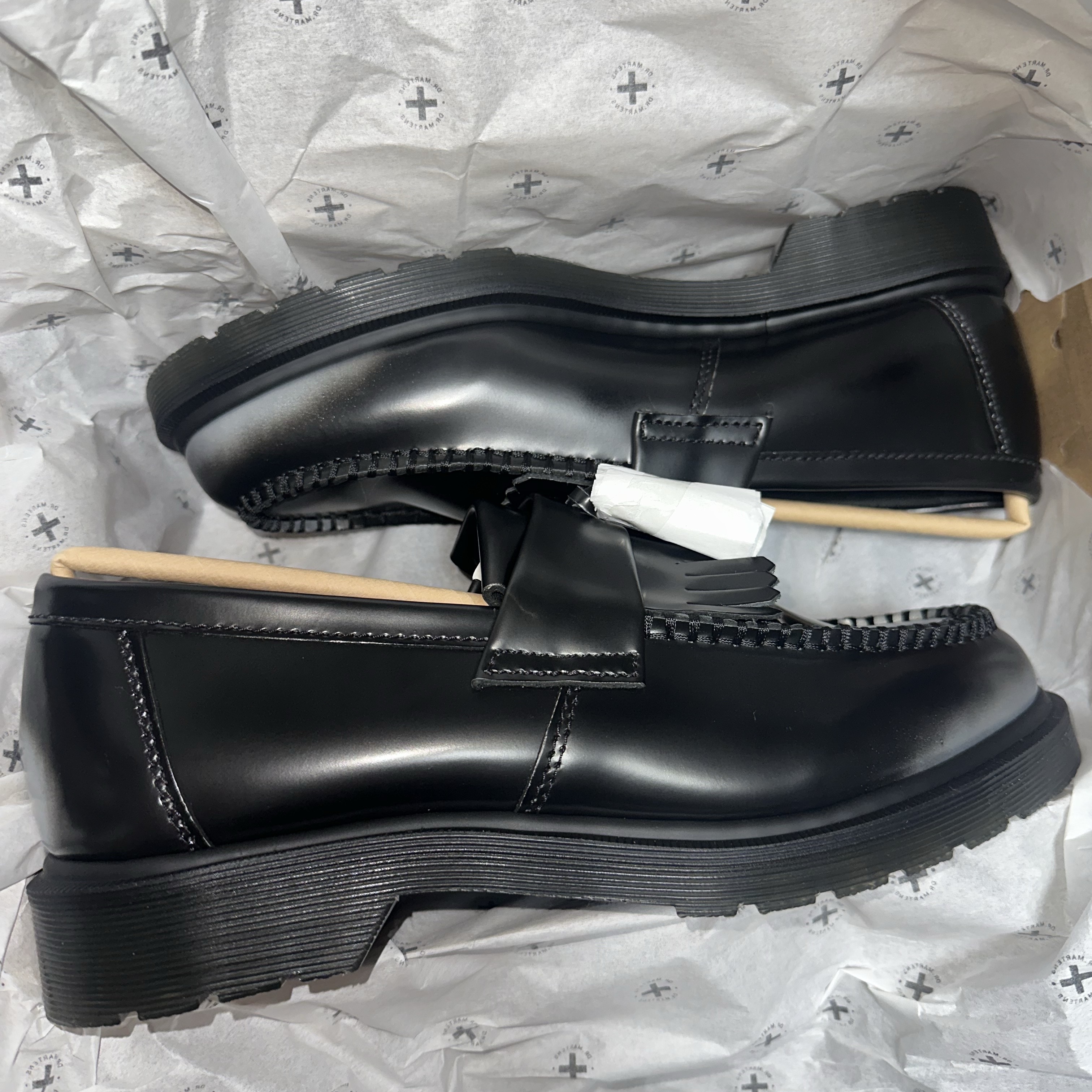 Dr. Martens Adrian Tassel Arcadia Rub Off Leather Loafers Silver 착용 스타일