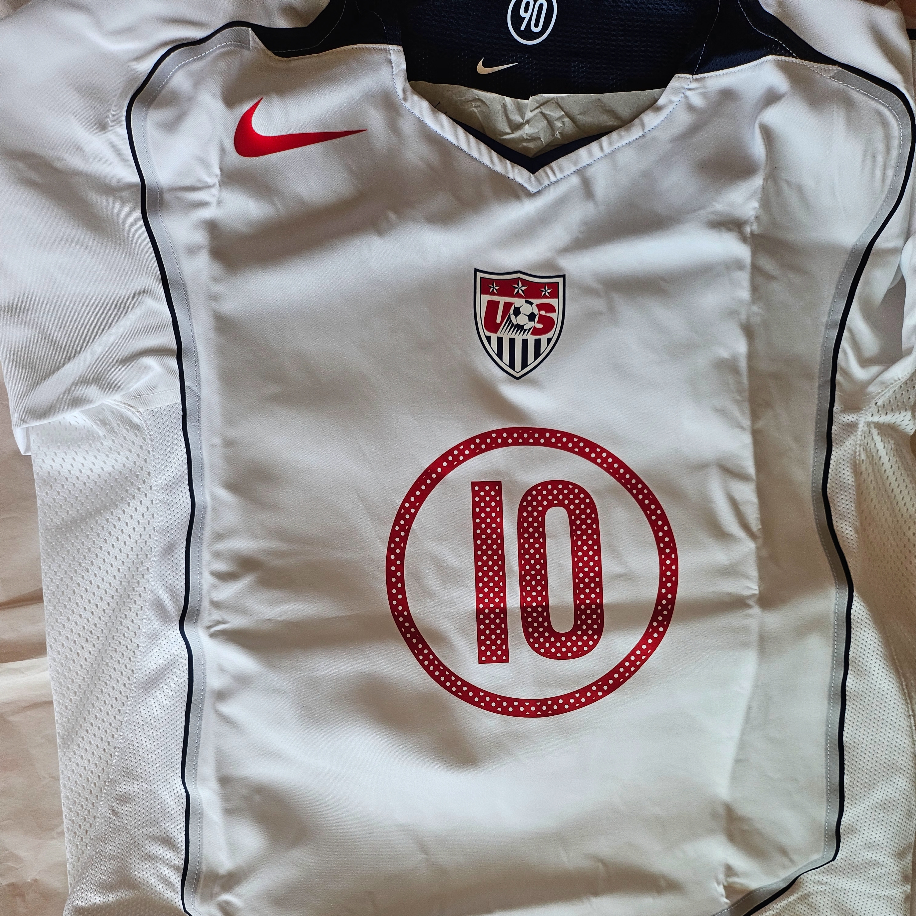 Nike Landon Donovan USMNT 2004 Total 90 Reissue Soccer Replica Jersey (Marking Ver.) 착용 스타일