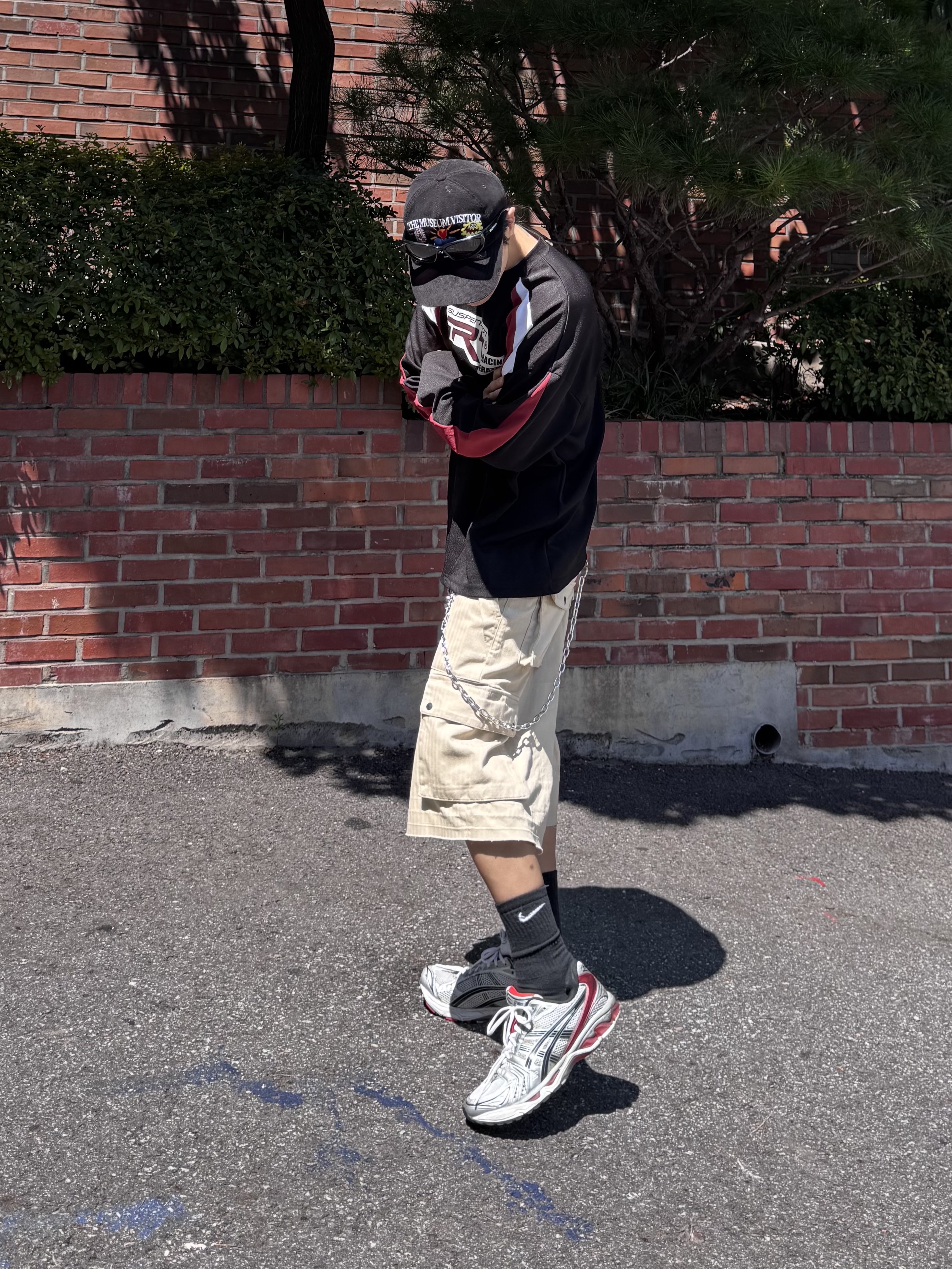 The Museum Visitor x Jon Burgerman Pinky Winky & Charlie Ball Cap Black, Balenciaga Swift Oval Sunglasses Black 착용 스타일 - 6