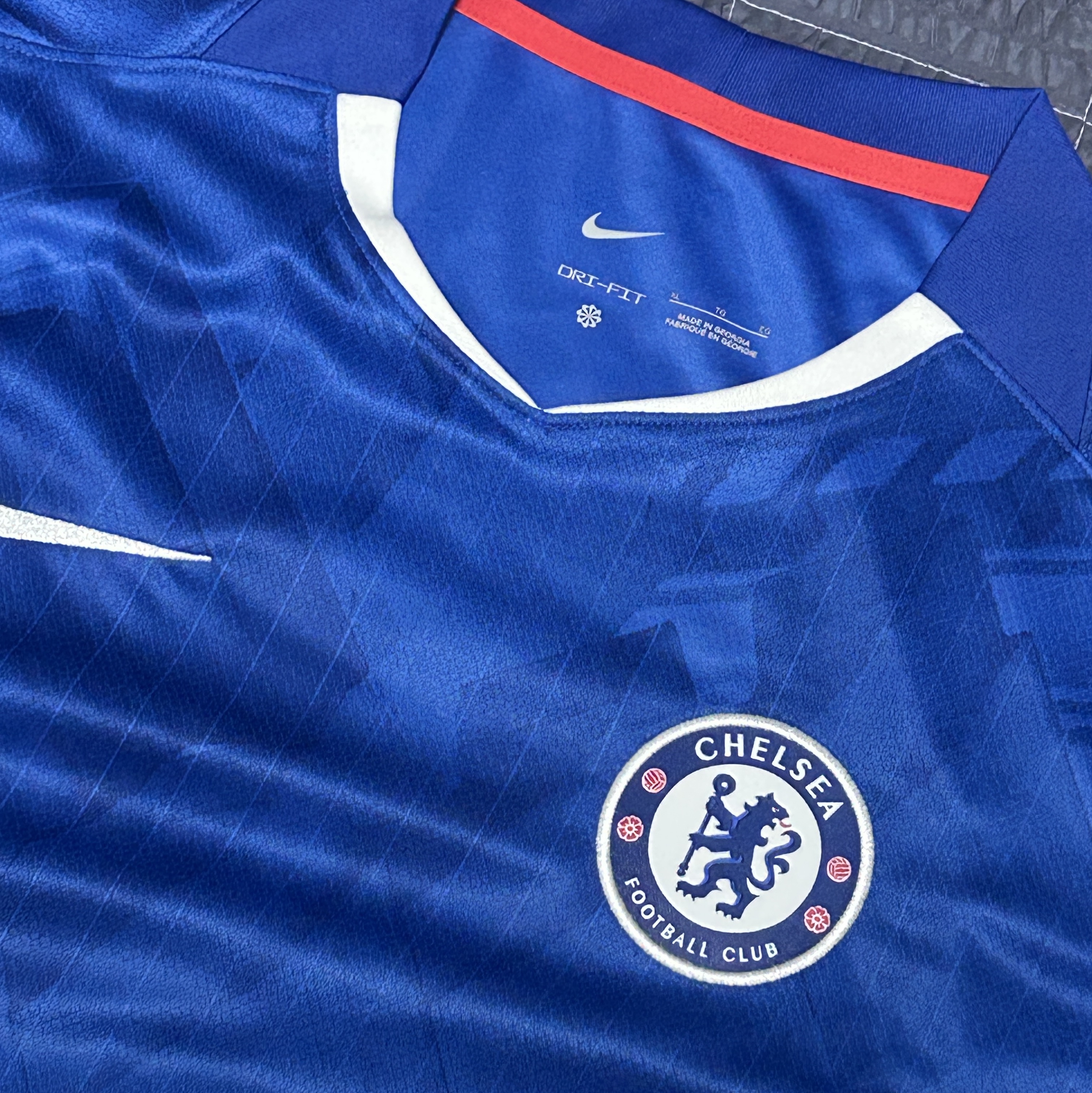 Nike Chelsea FC 2025/26 Stadium Home Dri-Fit Soccer Replica Jersey Rush Blue White (Non Marking Ver.) 착용 스타일