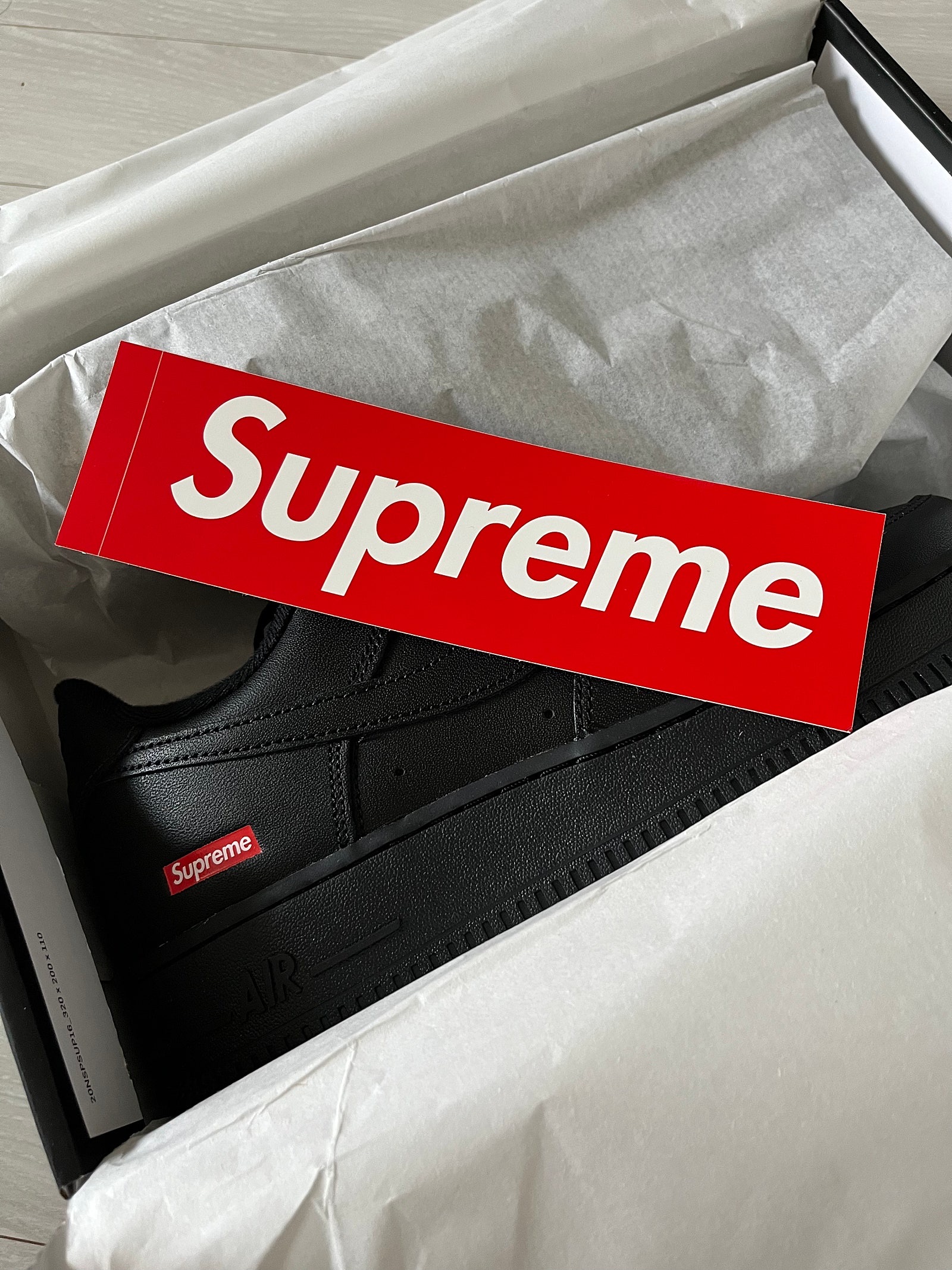 Nike x Supreme Air Force 1 Low Black 착용 스타일
