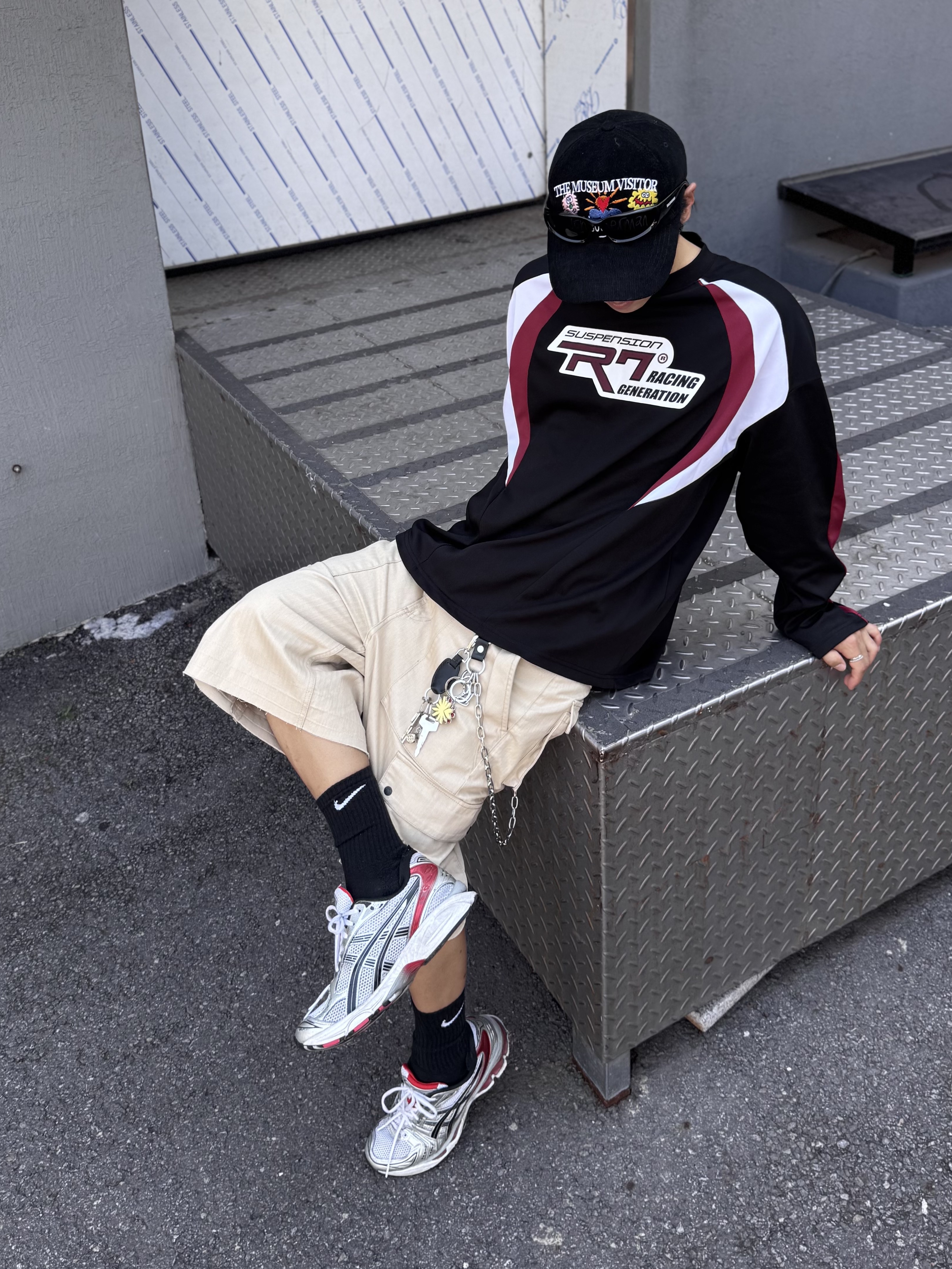 The Museum Visitor x Jon Burgerman Pinky Winky & Charlie Ball Cap Black, Balenciaga Swift Oval Sunglasses Black 착용 스타일 - 1