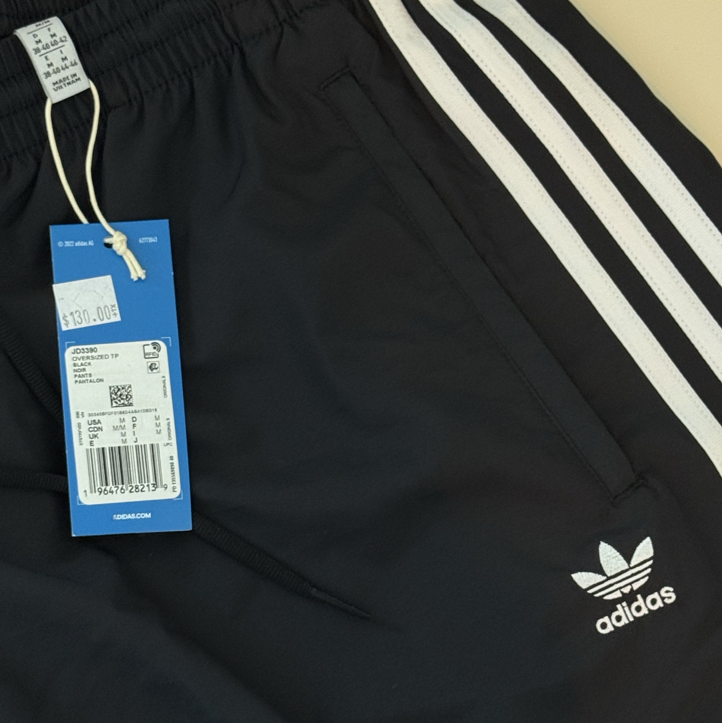 (W) Adidas Adilenium Season 3 Oversized Track Top Black - US Sizing, (W) Adidas Adilenium Season 3 Oversized Track Pants Black - US Sizing 착용 스타일 - 2
