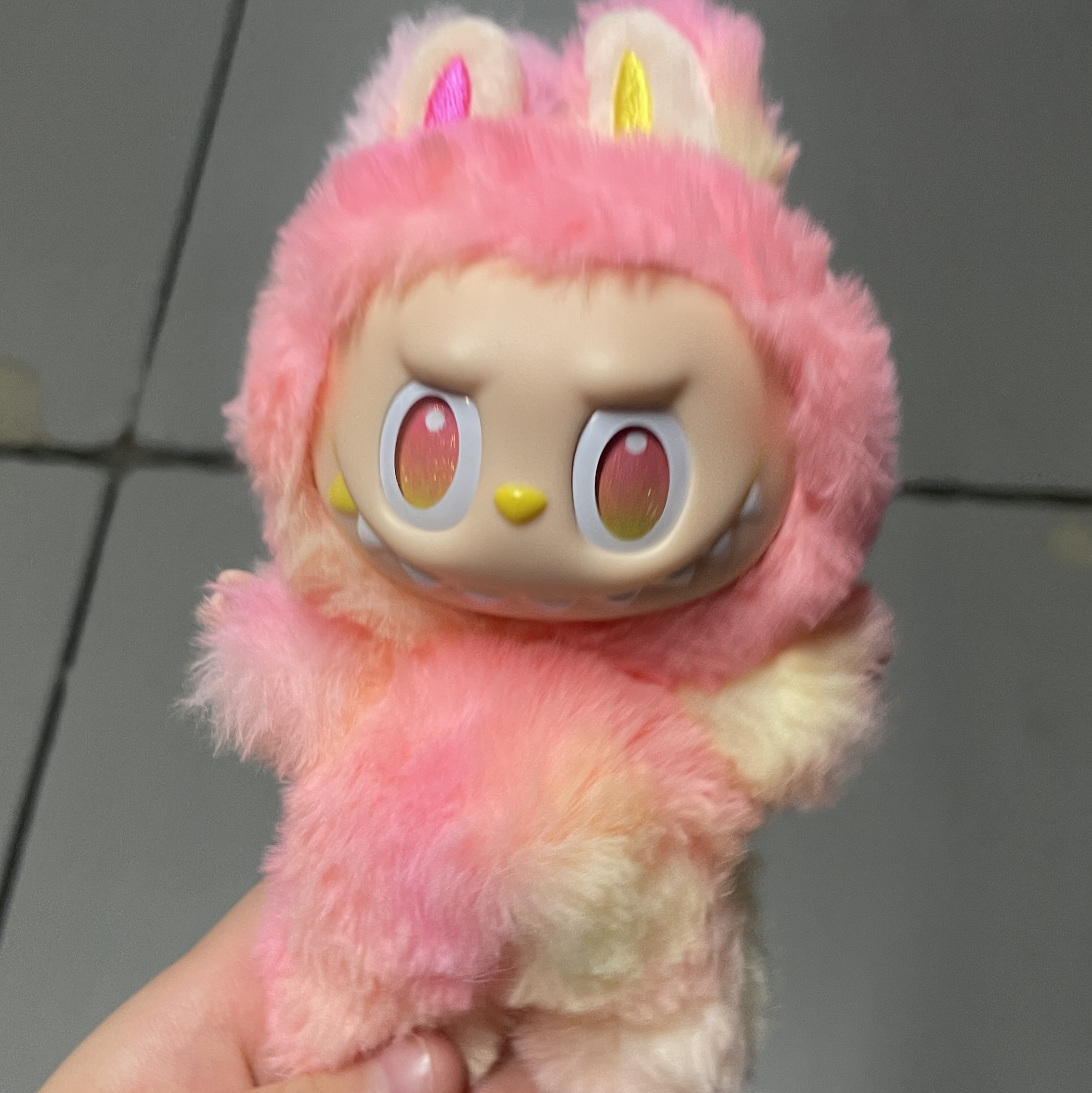 Pop Mart Labubu The Monsters Highlight Series Loyalty Keyring (Opened Case) 착용 스타일