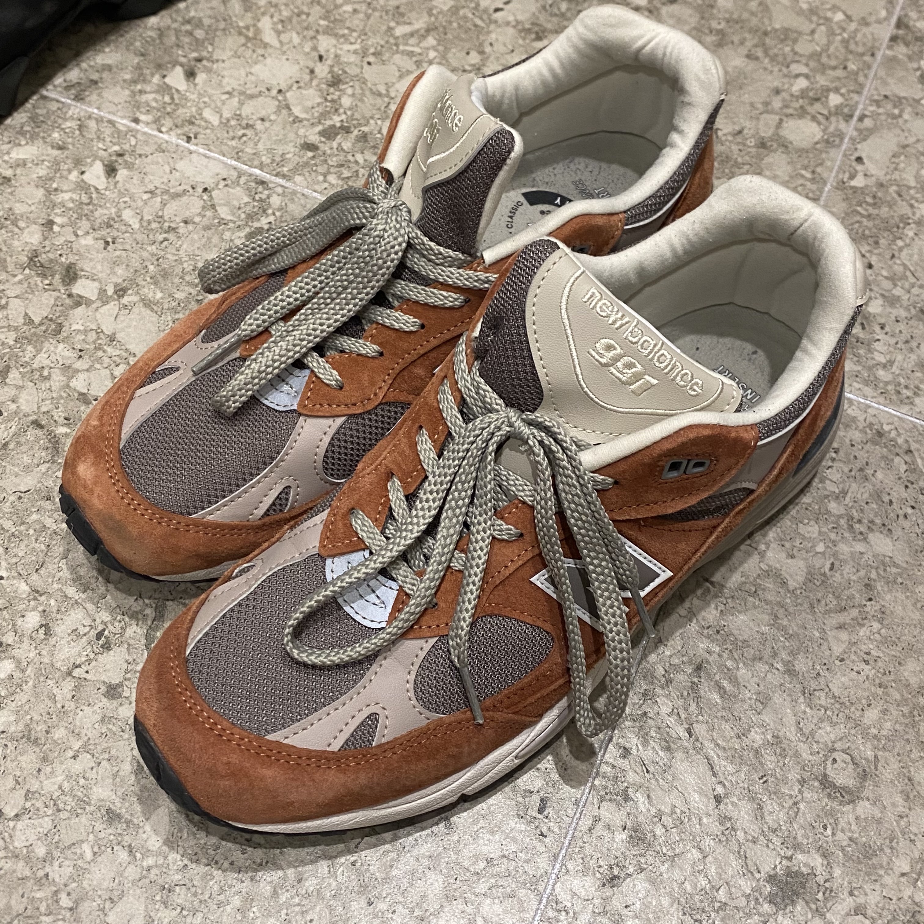 New Balance 991 Made in UK Sequoia Falcon 착용 스타일