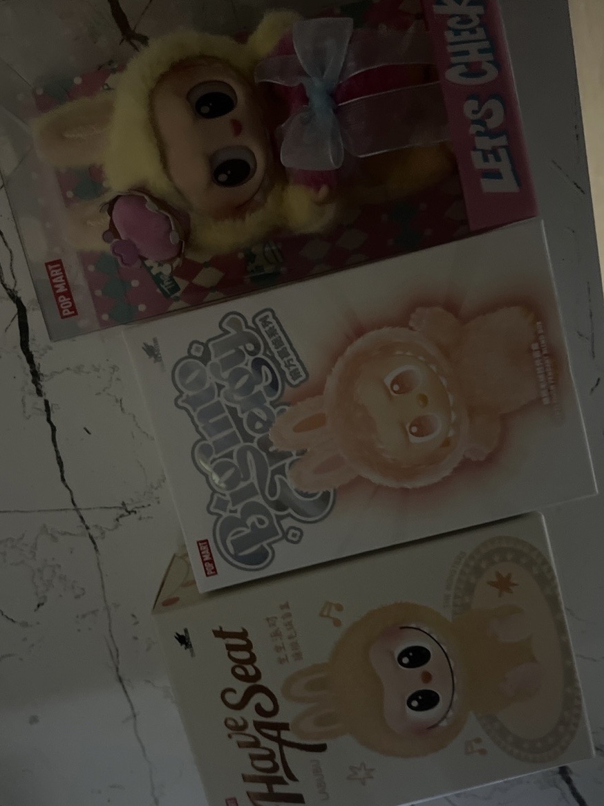 Pop Mart Labubu Classic Bag Series Reversible Plush Bag Brown, Pop Mart Labubu The Monsters Highlight Series Loyalty Keyring (Opened Case) 착용 스타일 - 5