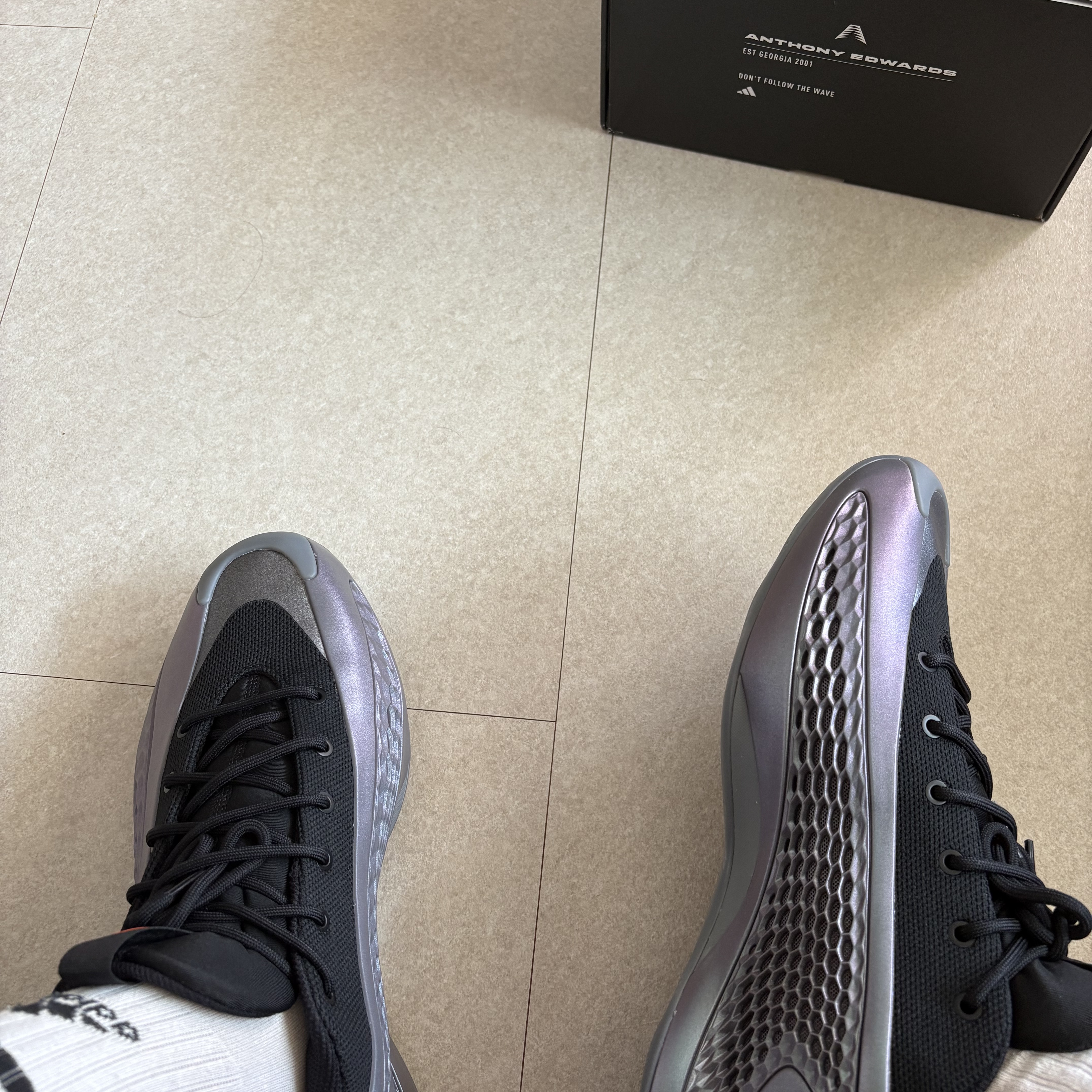 Adidas A.E. 1 Low Iron Metallic Core Black 착용 스타일
