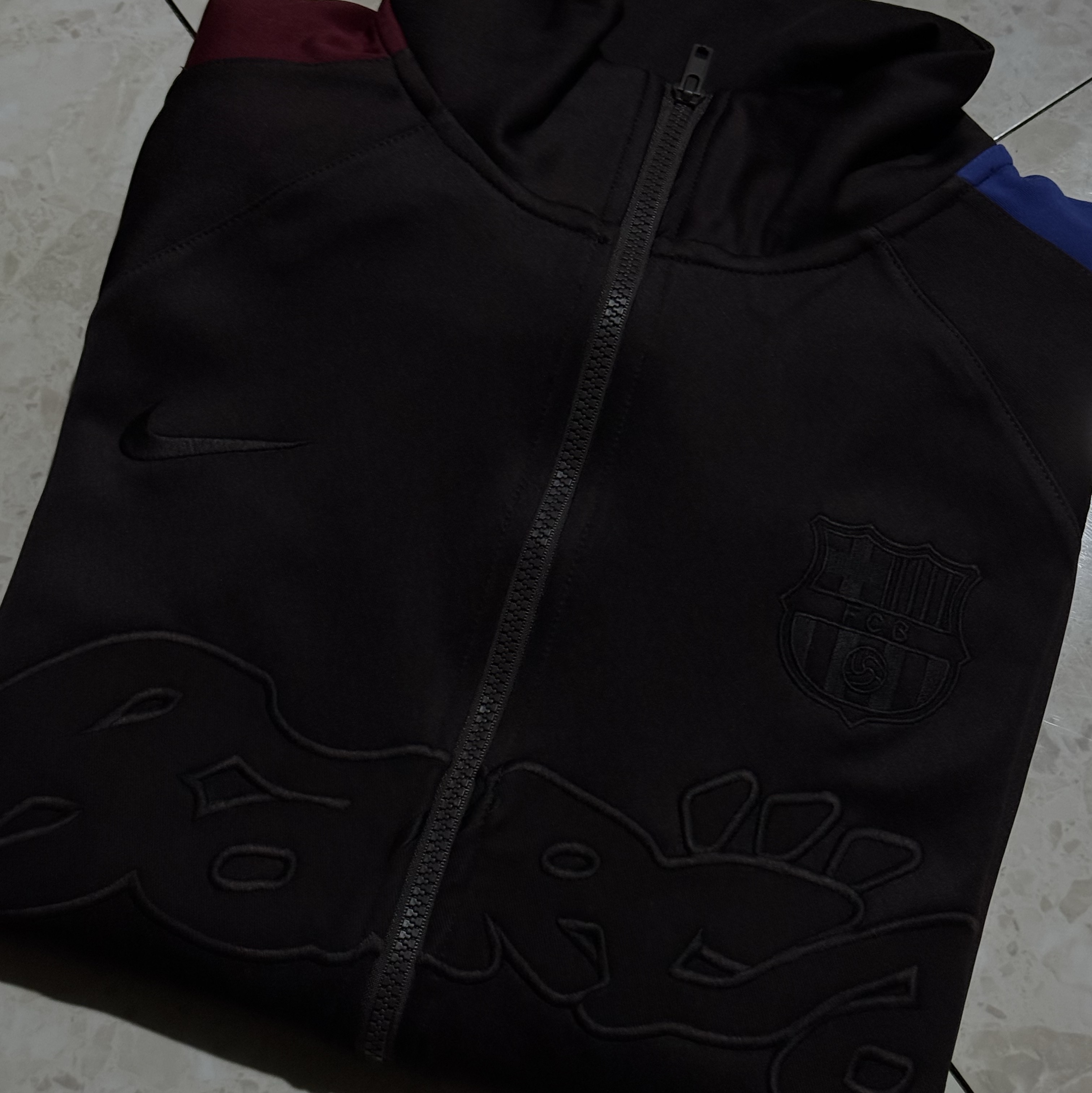 Nike FC Barcelona x Travis Scott Retro Zip Anthem Jacket Black 착용 스타일
