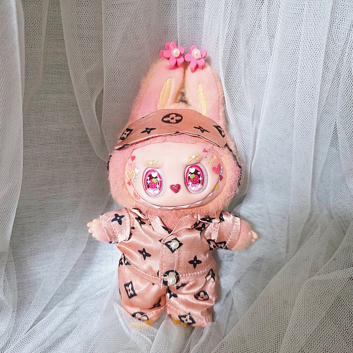 Pop Mart The Monsters Checkmate Series Plush Keyring 착용 스타일 - 1